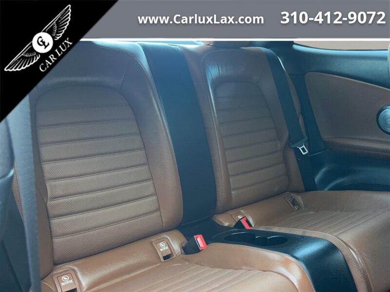 Vehicle image 16 of 19