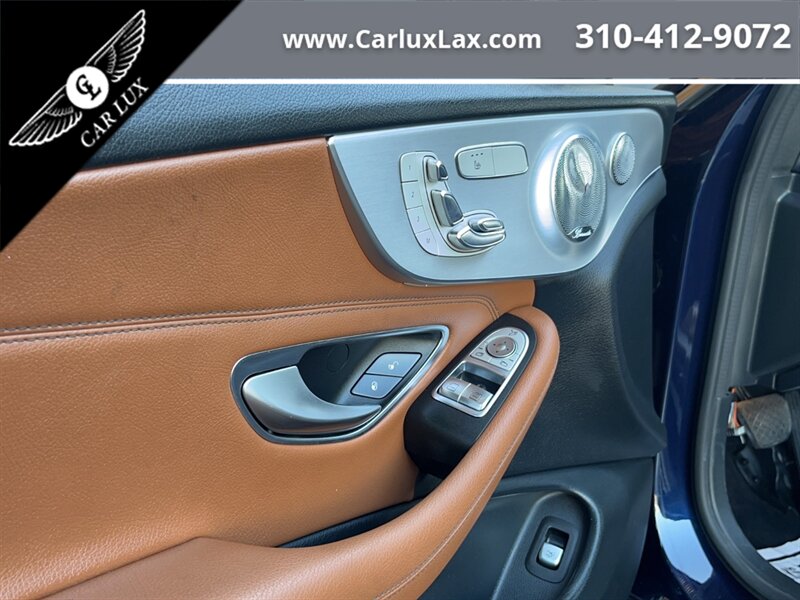 Vehicle image 18 of 19