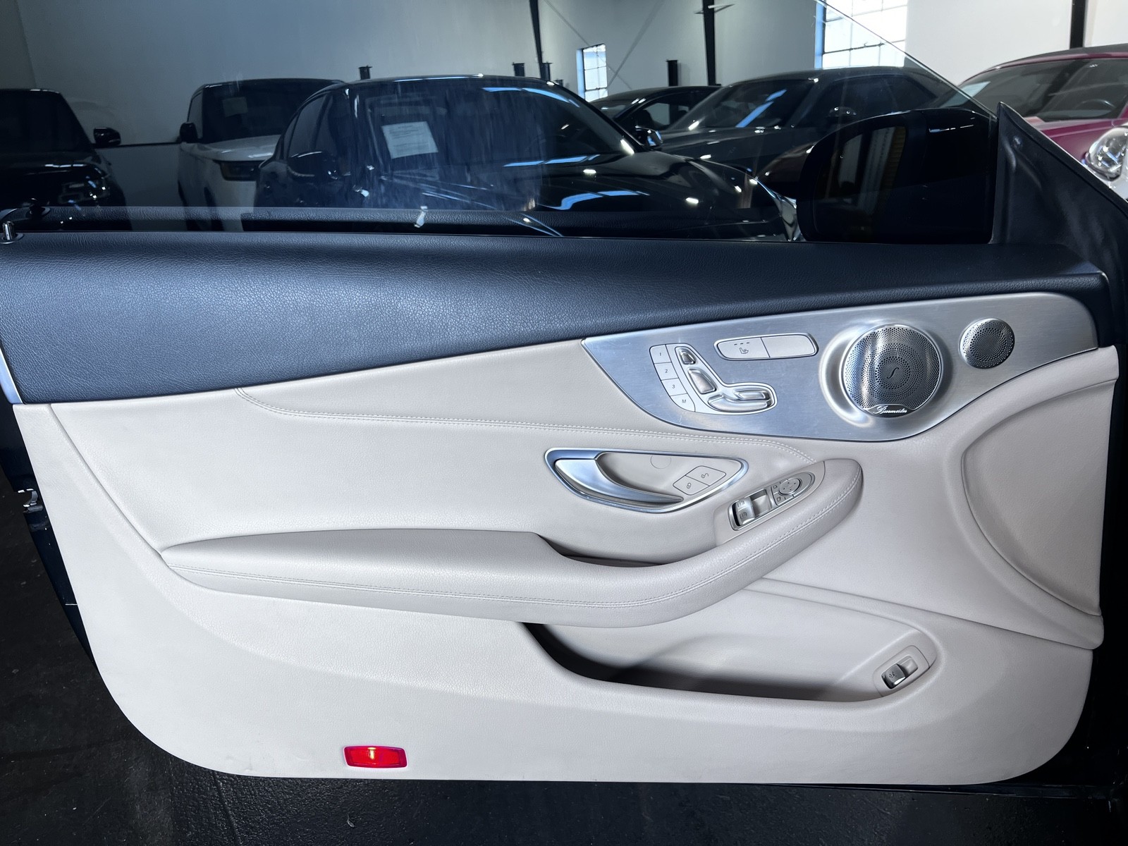 Vehicle image 24 of 27