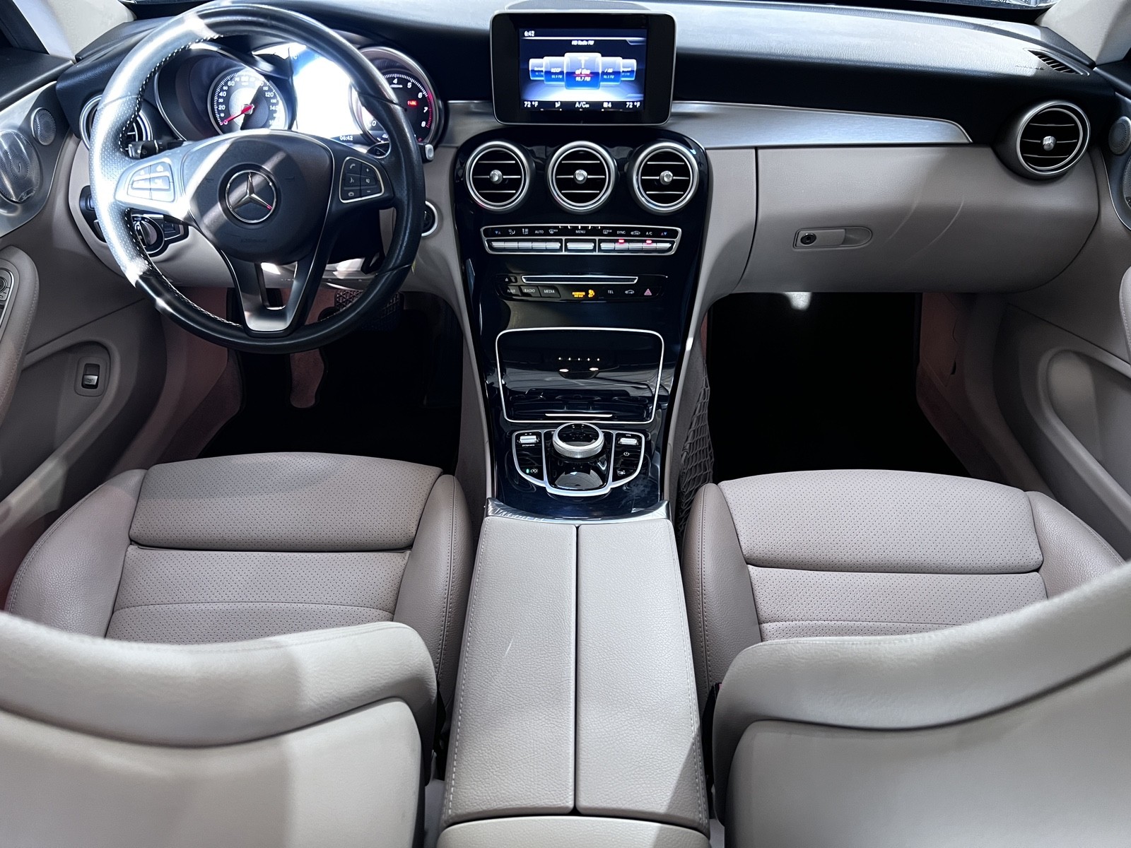 Vehicle image 12 of 27