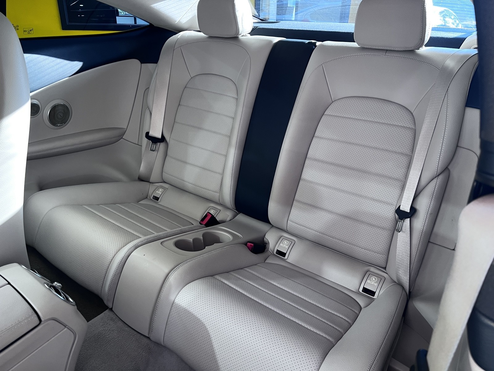 Vehicle image 18 of 27