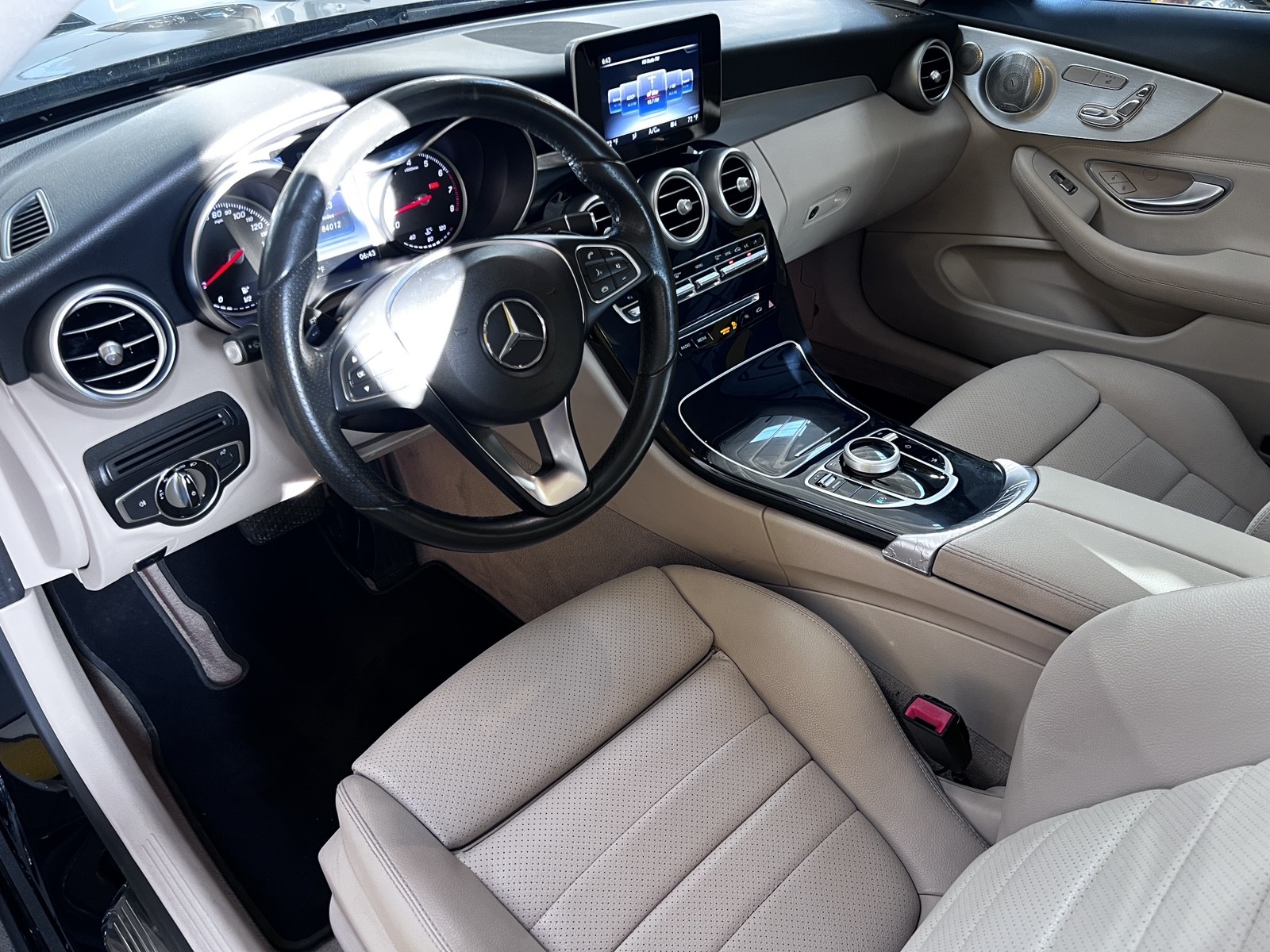 Vehicle image 13 of 27