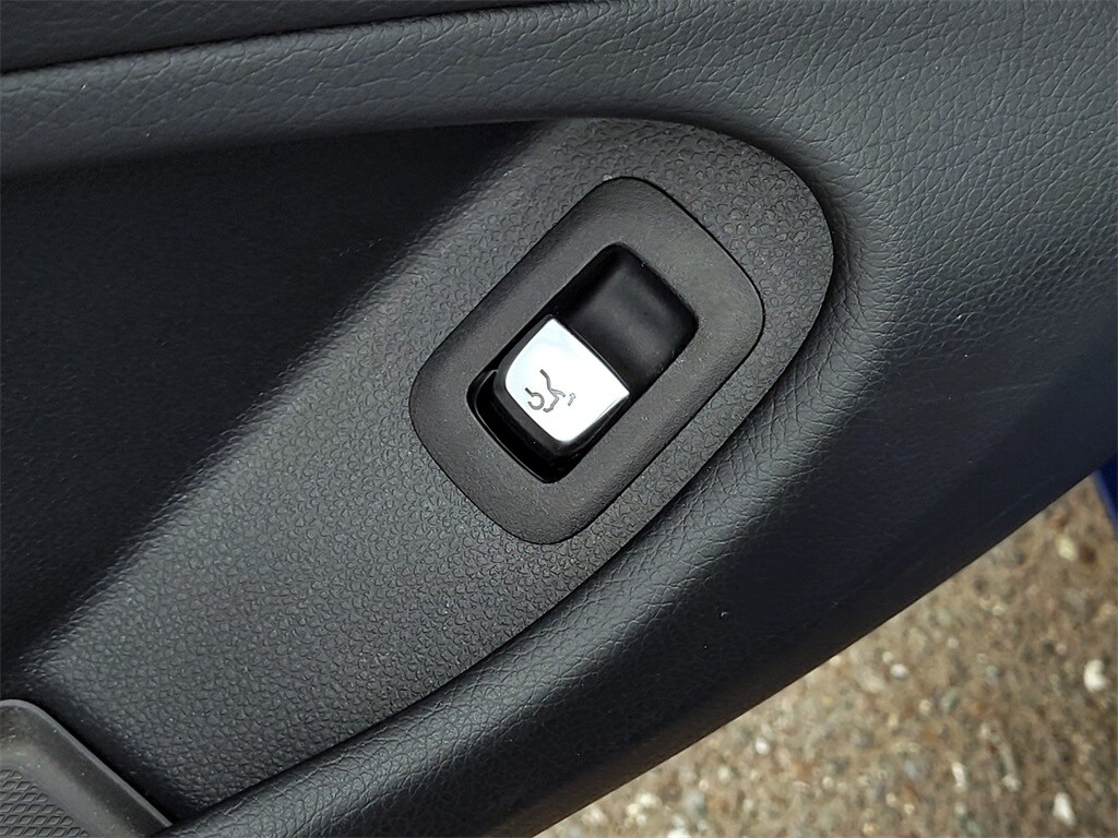Vehicle image 32 of 33