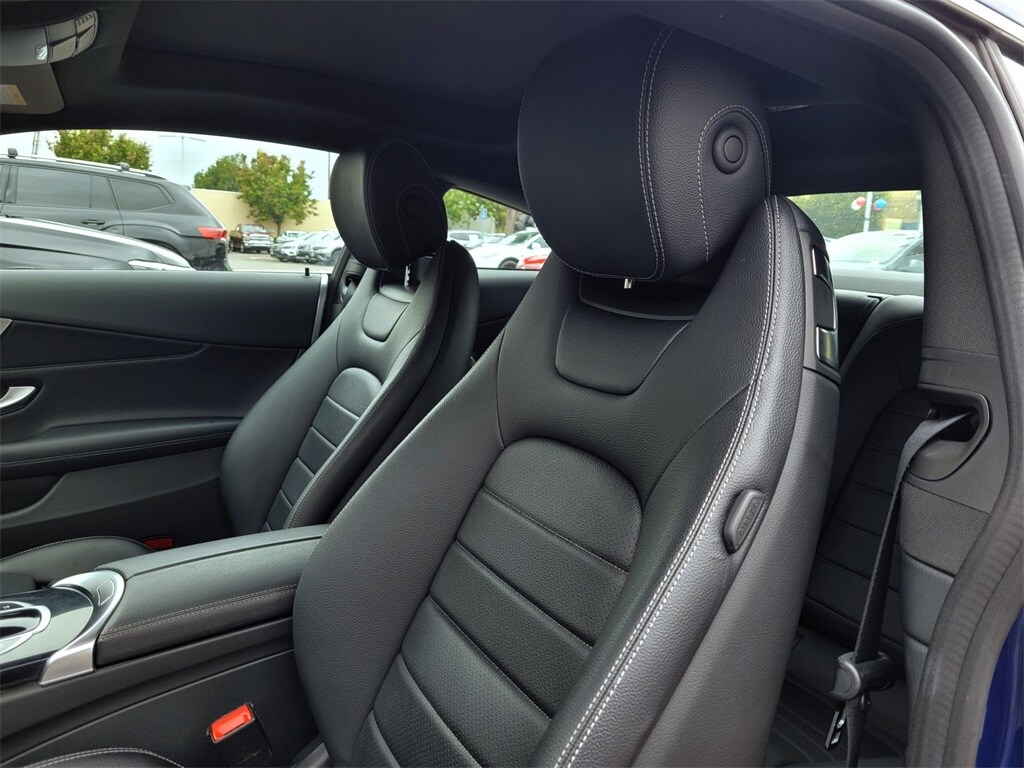 Vehicle image 13 of 33