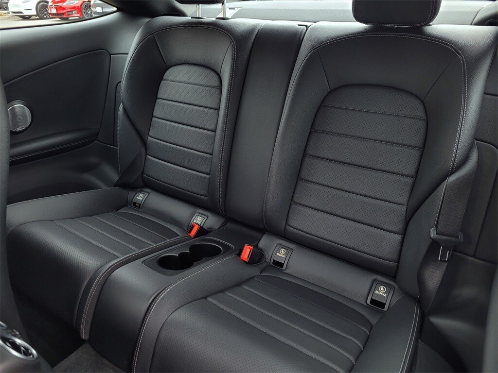 Vehicle image 12 of 33