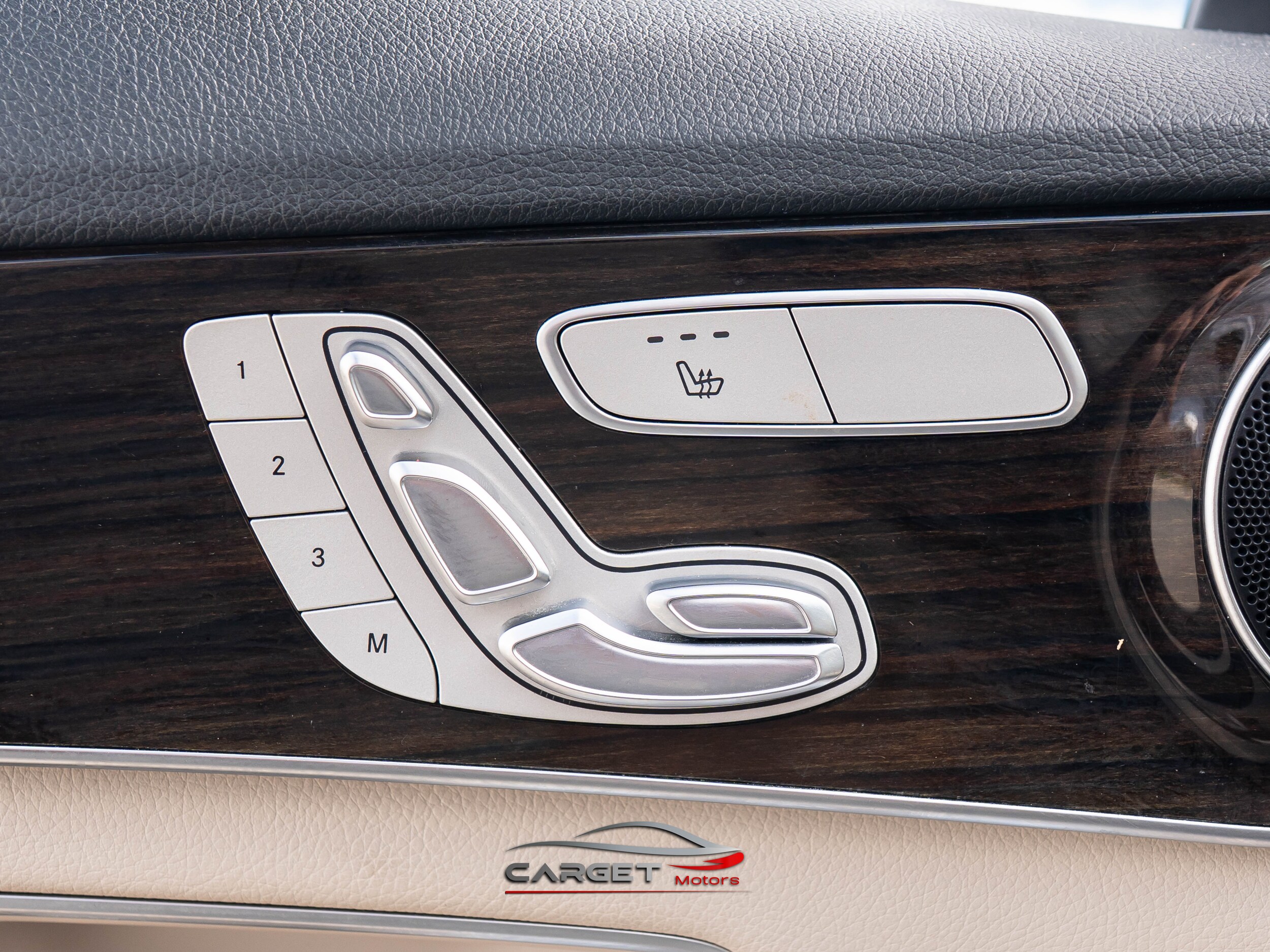 Vehicle image 39 of 51