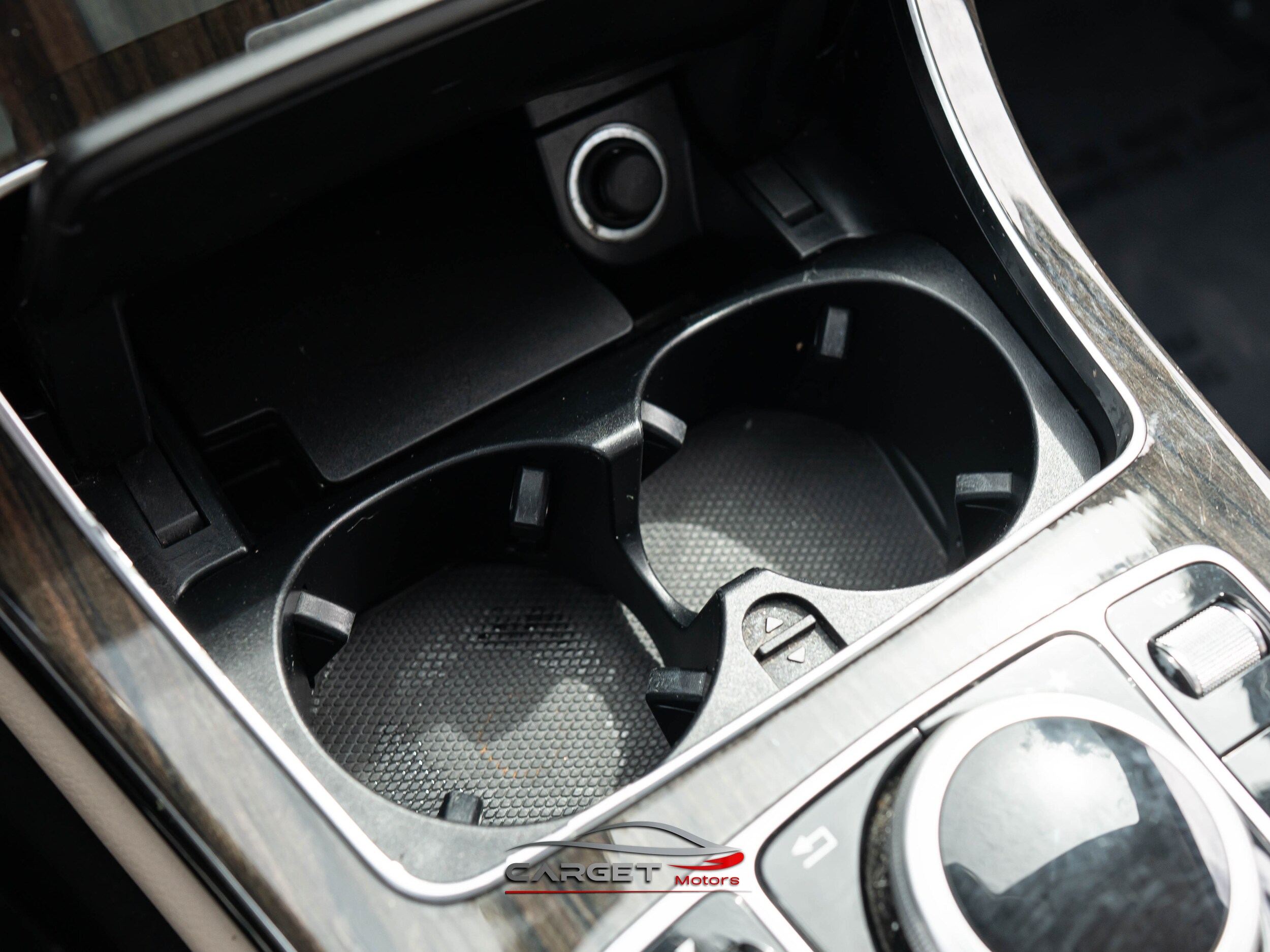Vehicle image 34 of 51