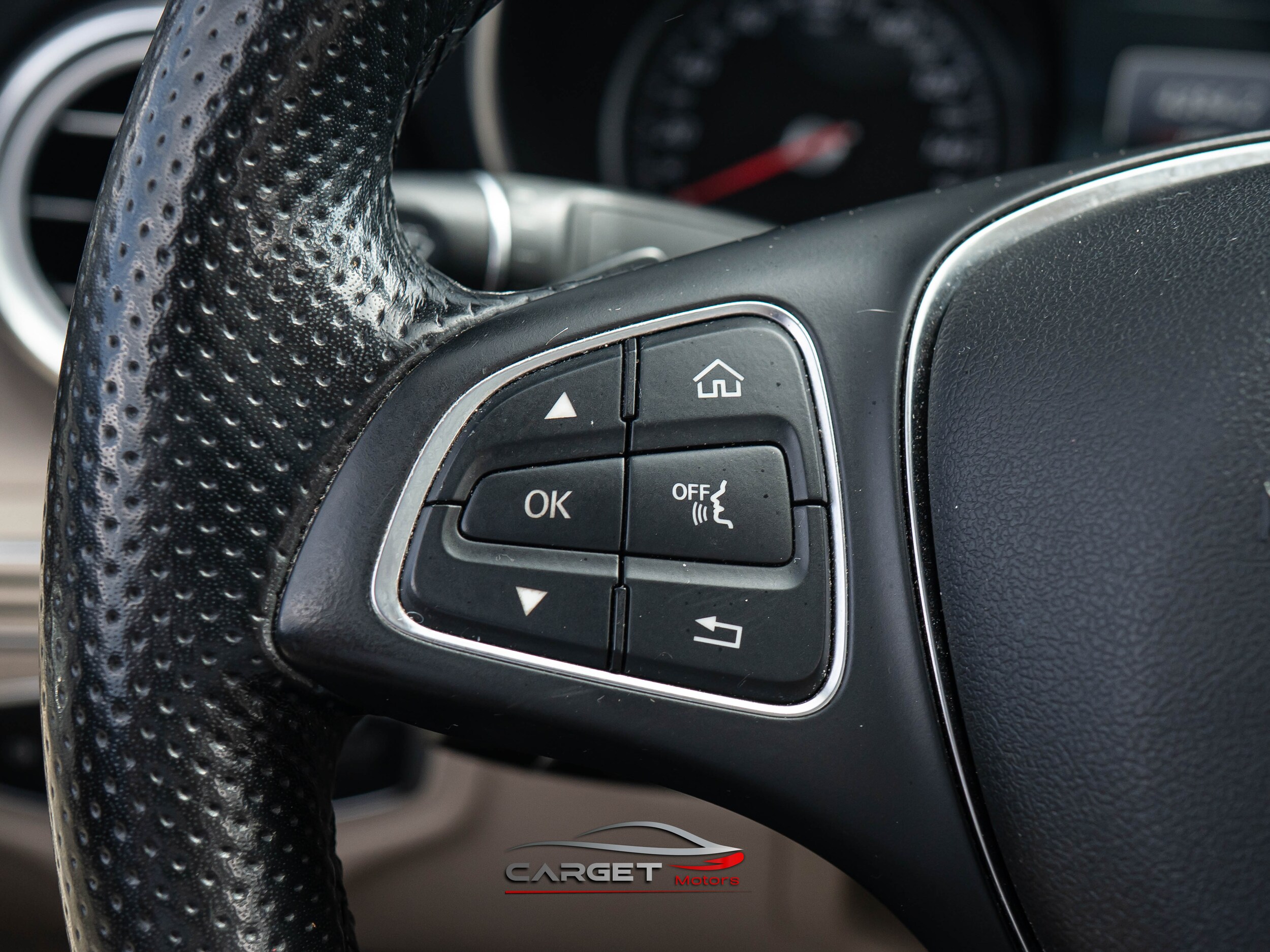 Vehicle image 23 of 51
