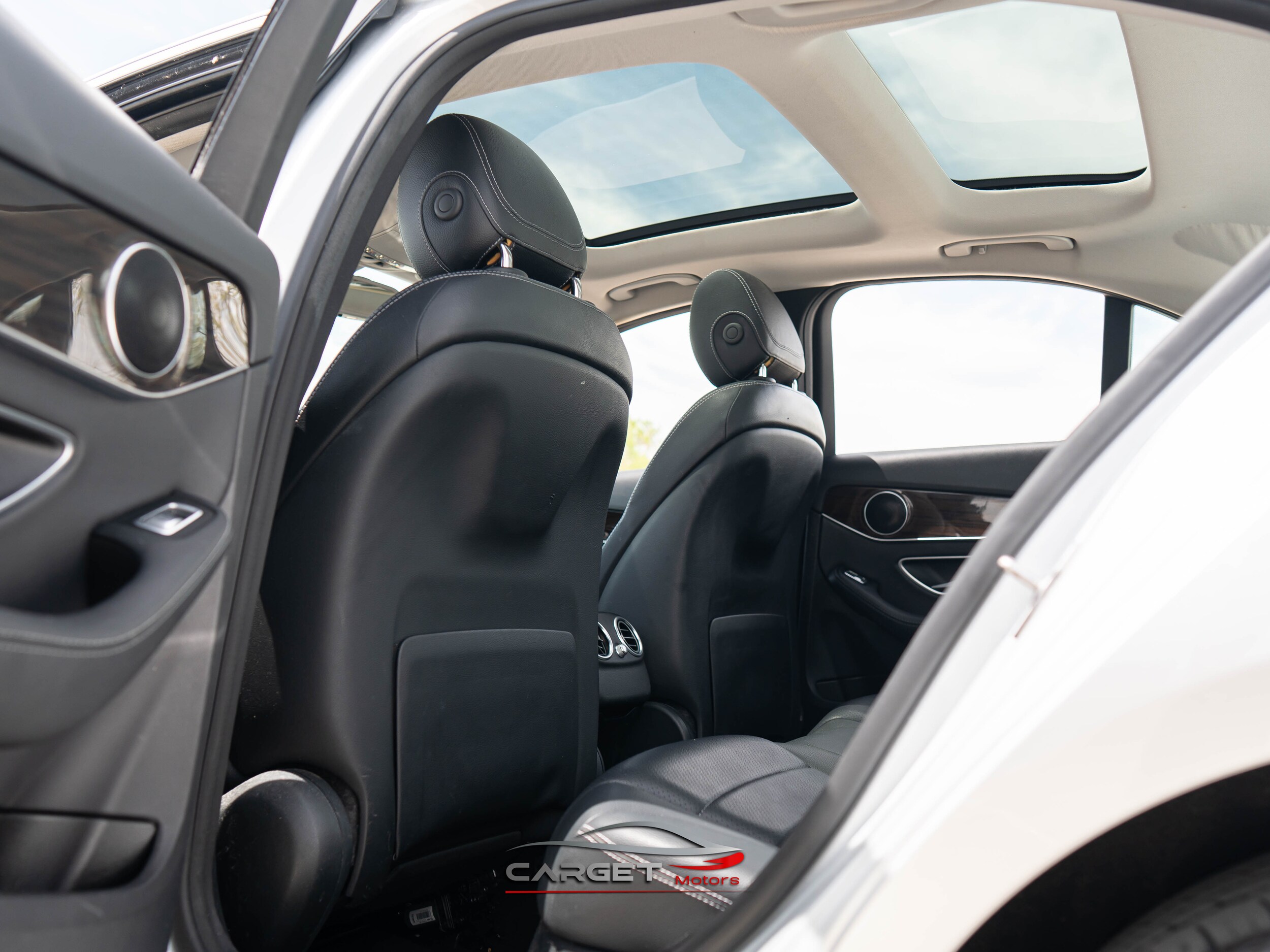 Vehicle image 20 of 48