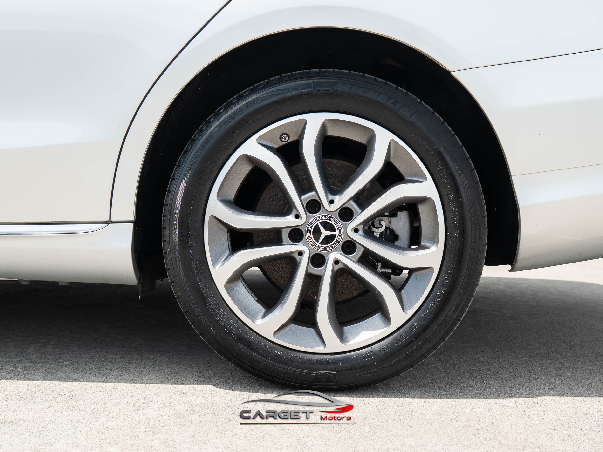 Vehicle image 11 of 48