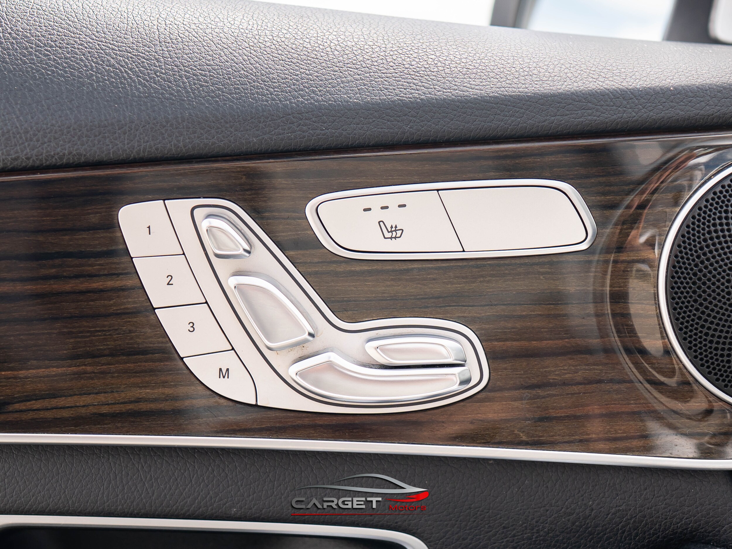 Vehicle image 36 of 48