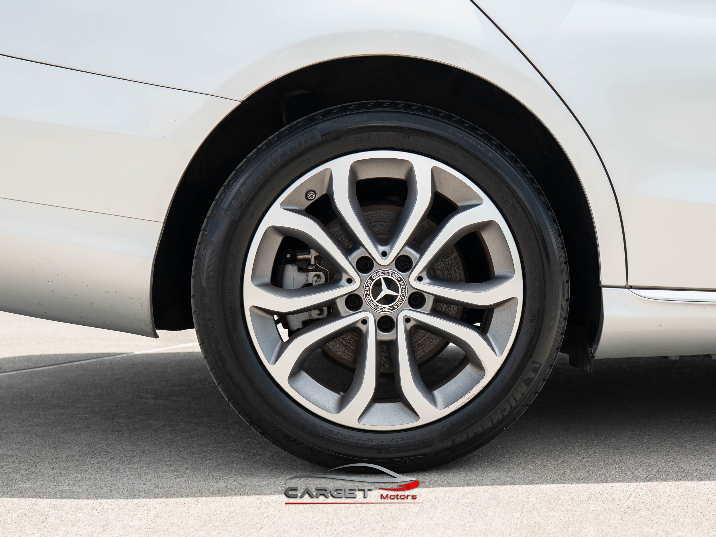 Vehicle image 10 of 48