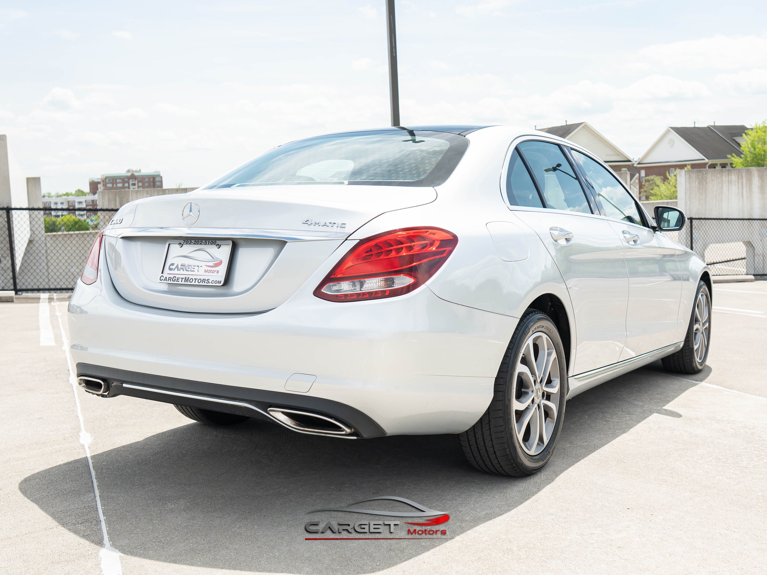 Vehicle image 4 of 48