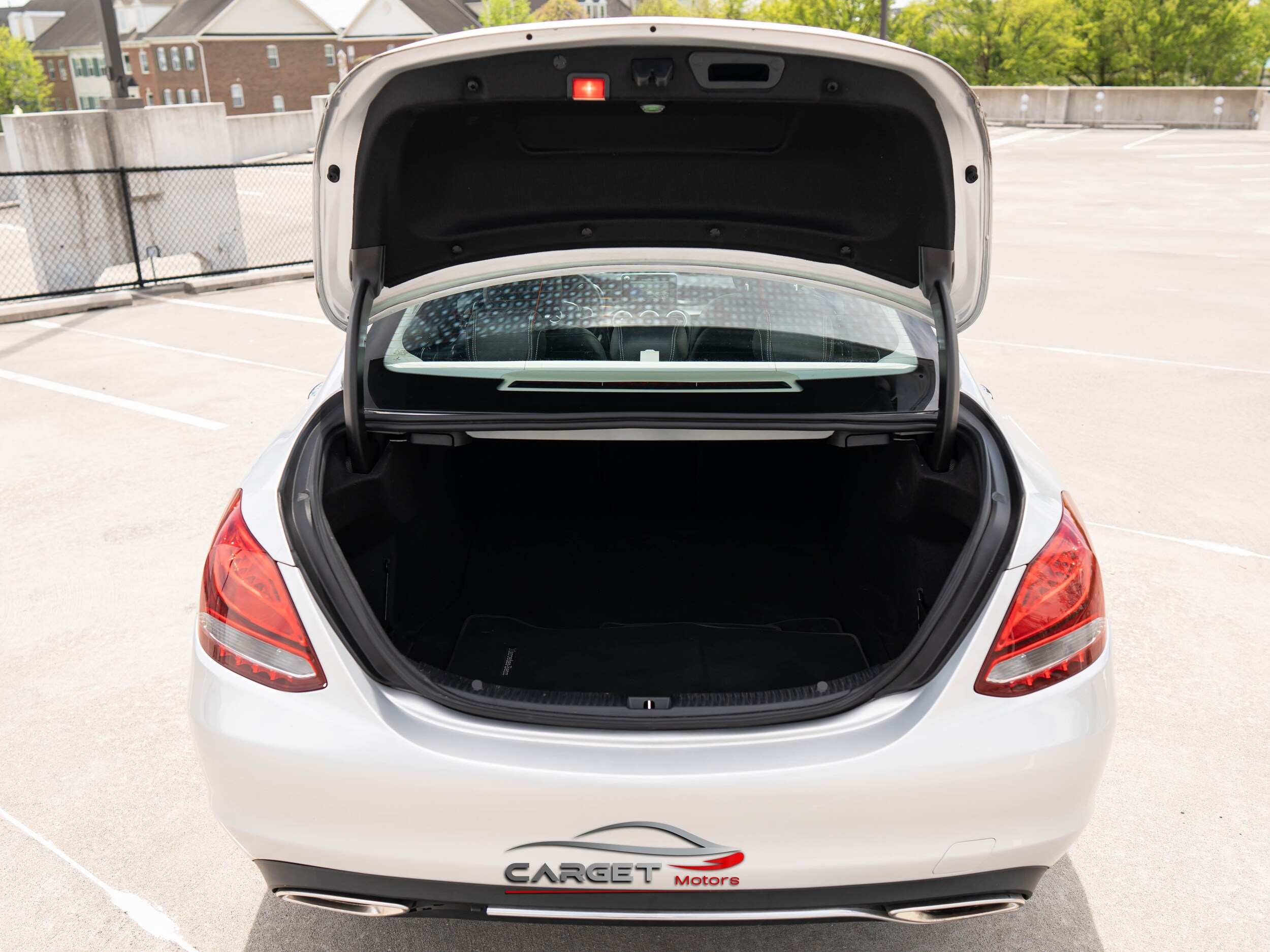 Vehicle image 43 of 48