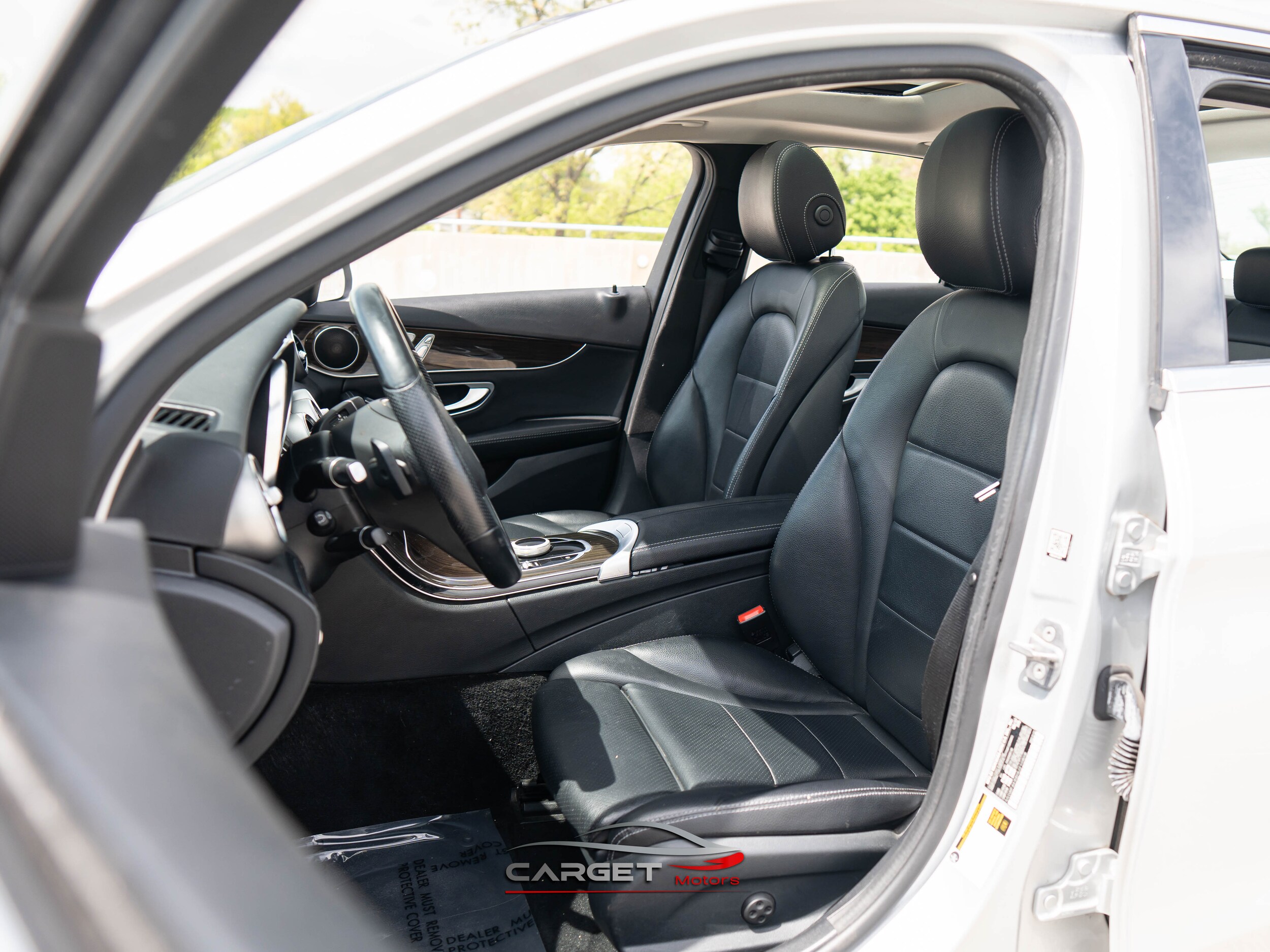 Vehicle image 15 of 48
