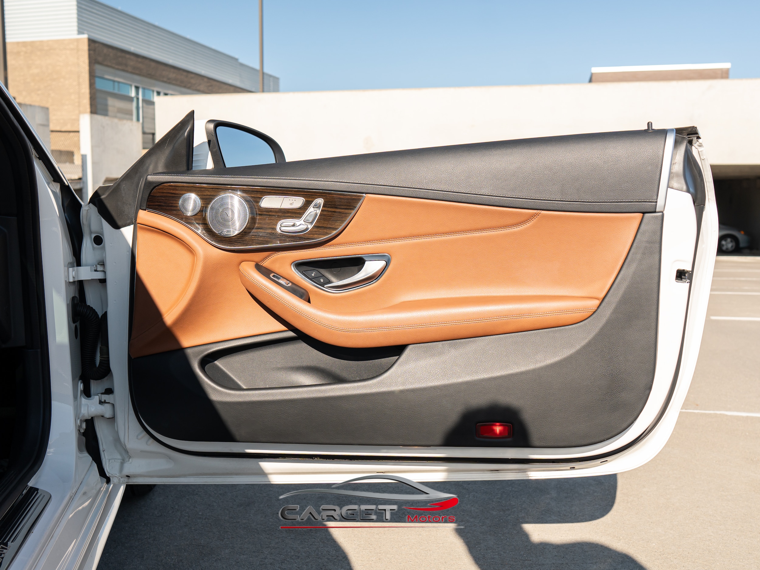 Vehicle image 36 of 45