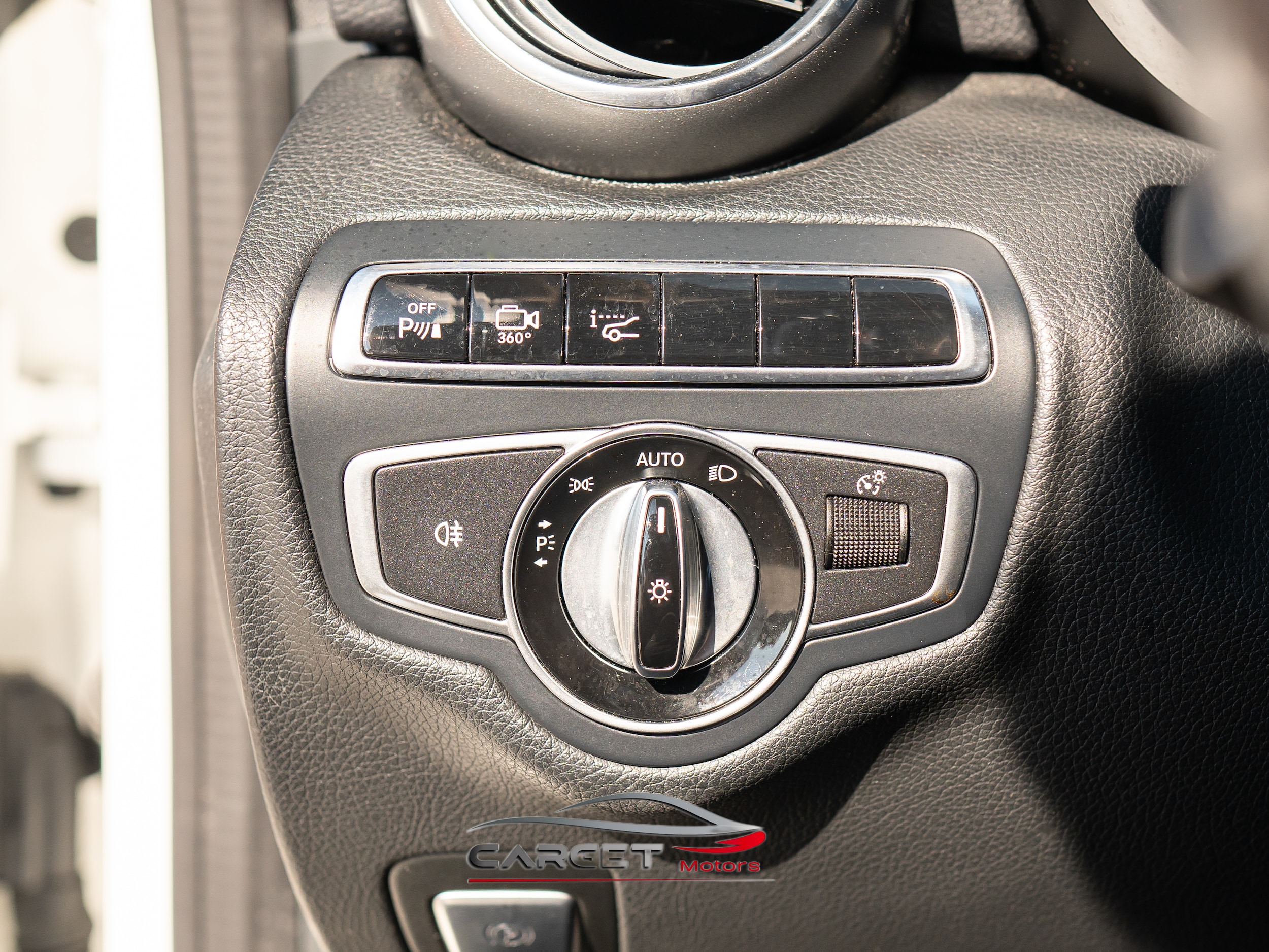 Vehicle image 29 of 45