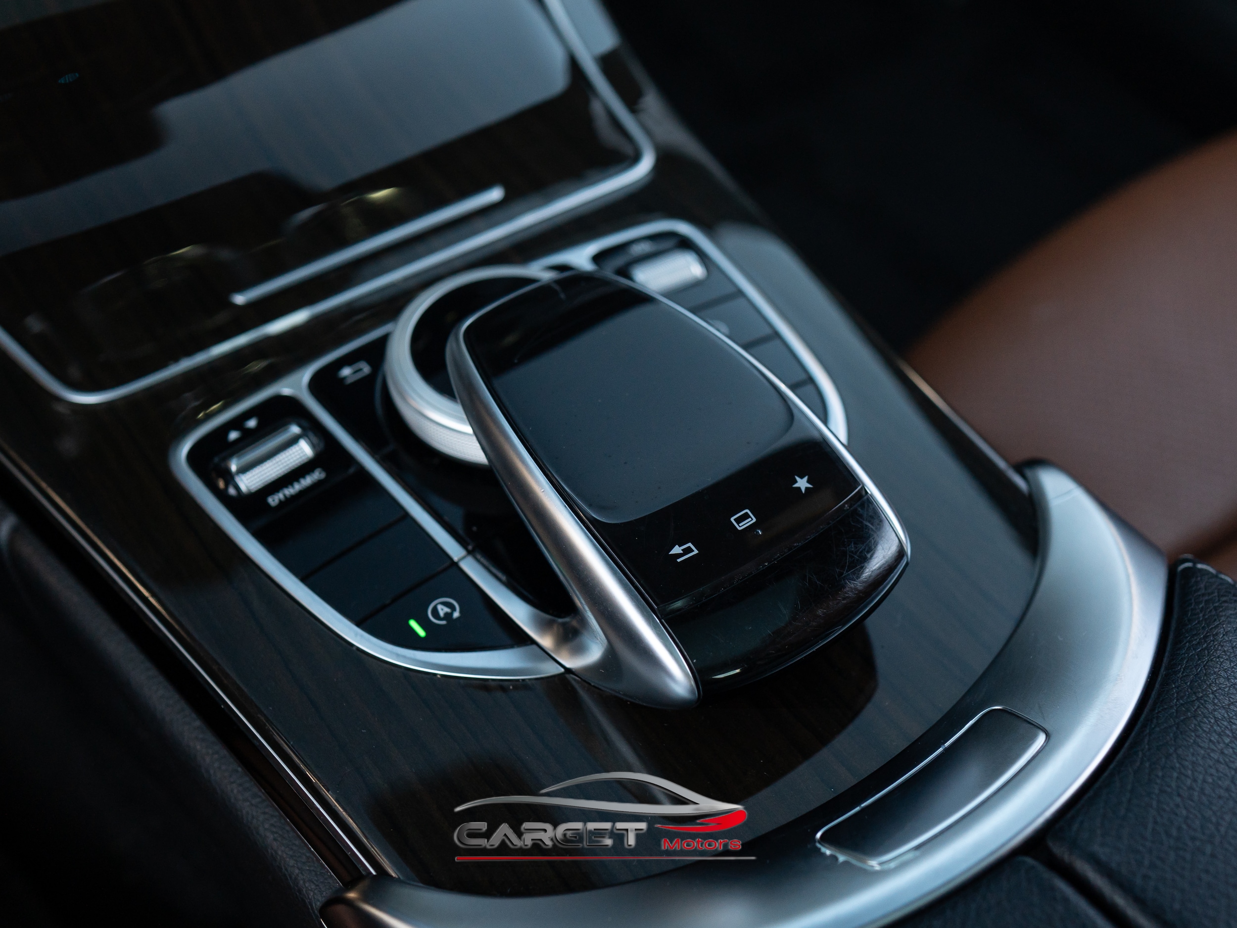 Vehicle image 28 of 45