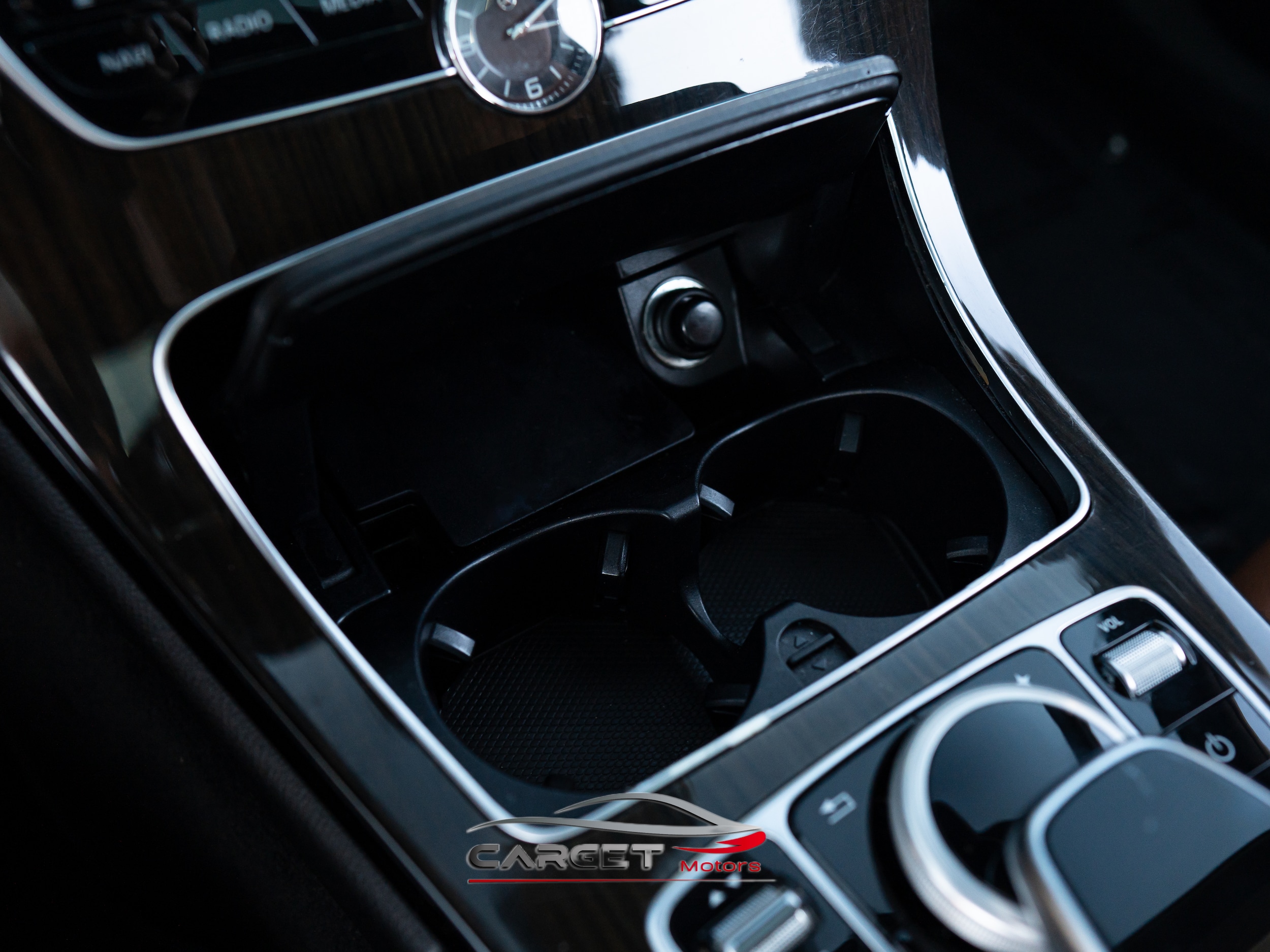 Vehicle image 27 of 45
