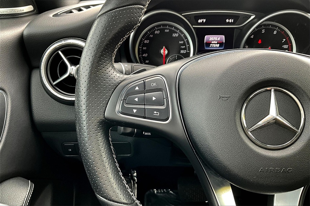 Vehicle image 18 of 32