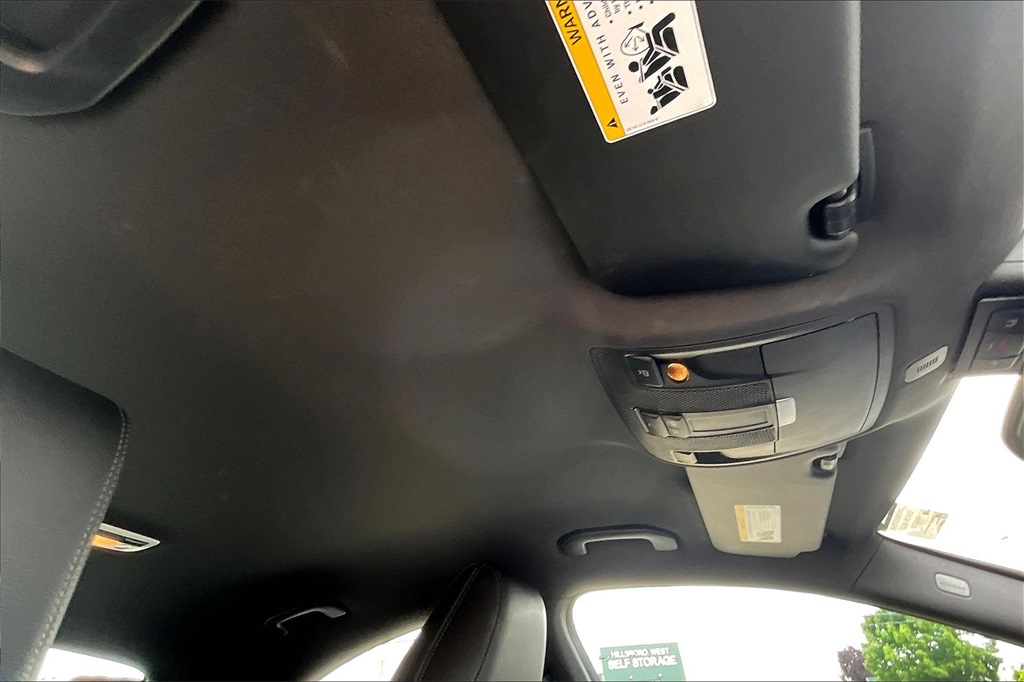 Vehicle image 31 of 32