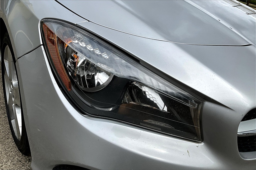 Vehicle image 25 of 32