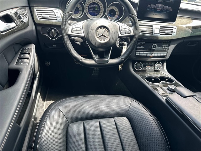 Vehicle image 15 of 26