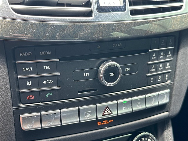 Vehicle image 21 of 26