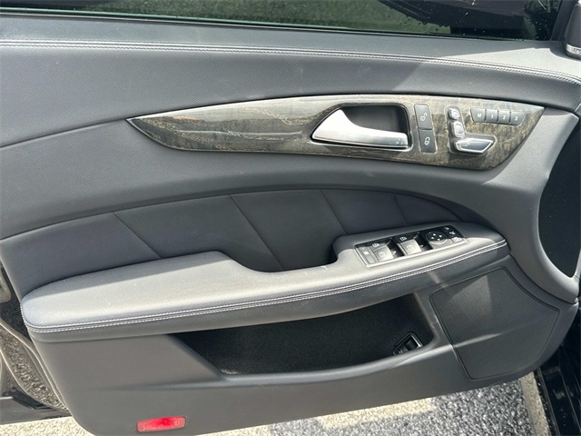 Vehicle image 11 of 26