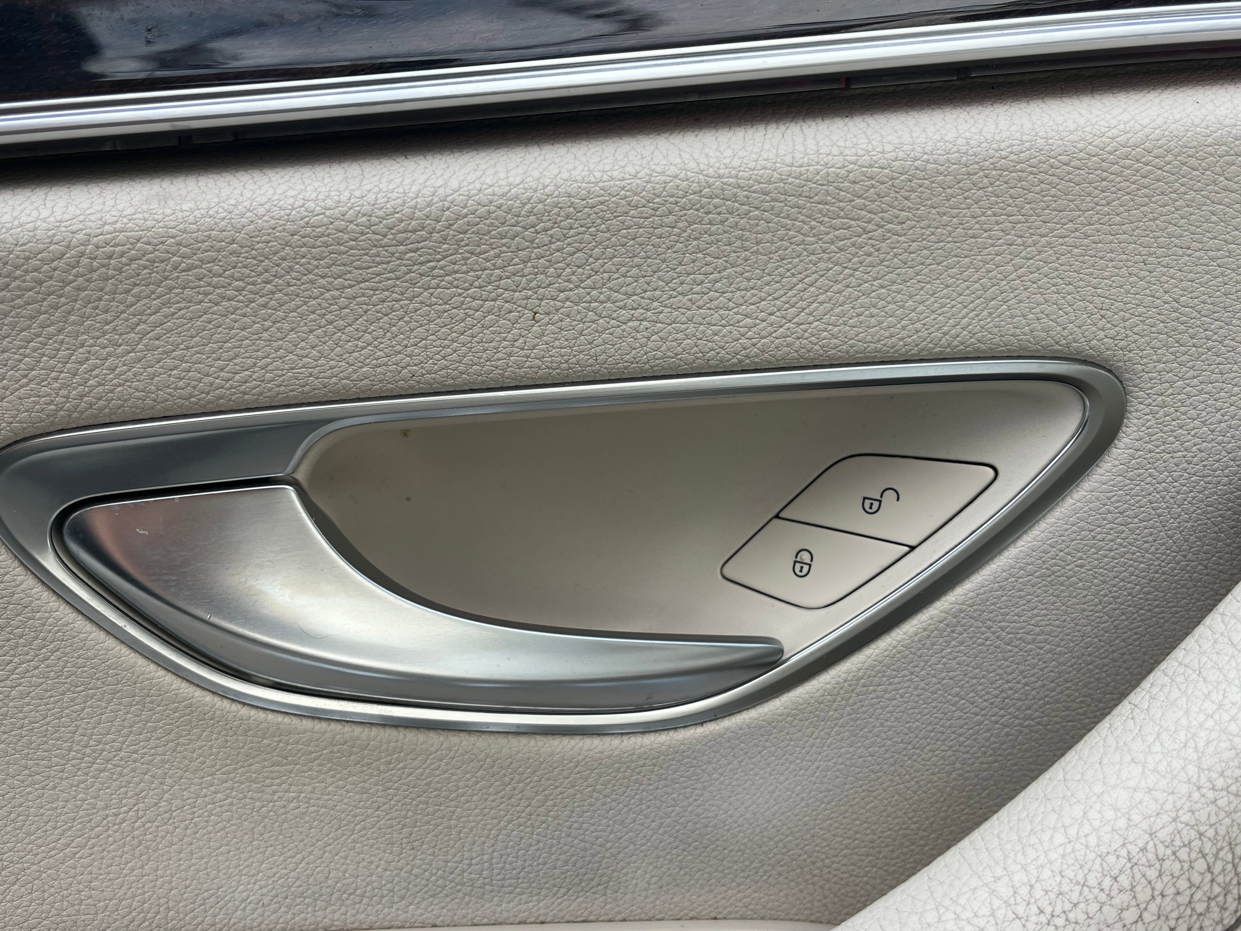 Vehicle image 13 of 71