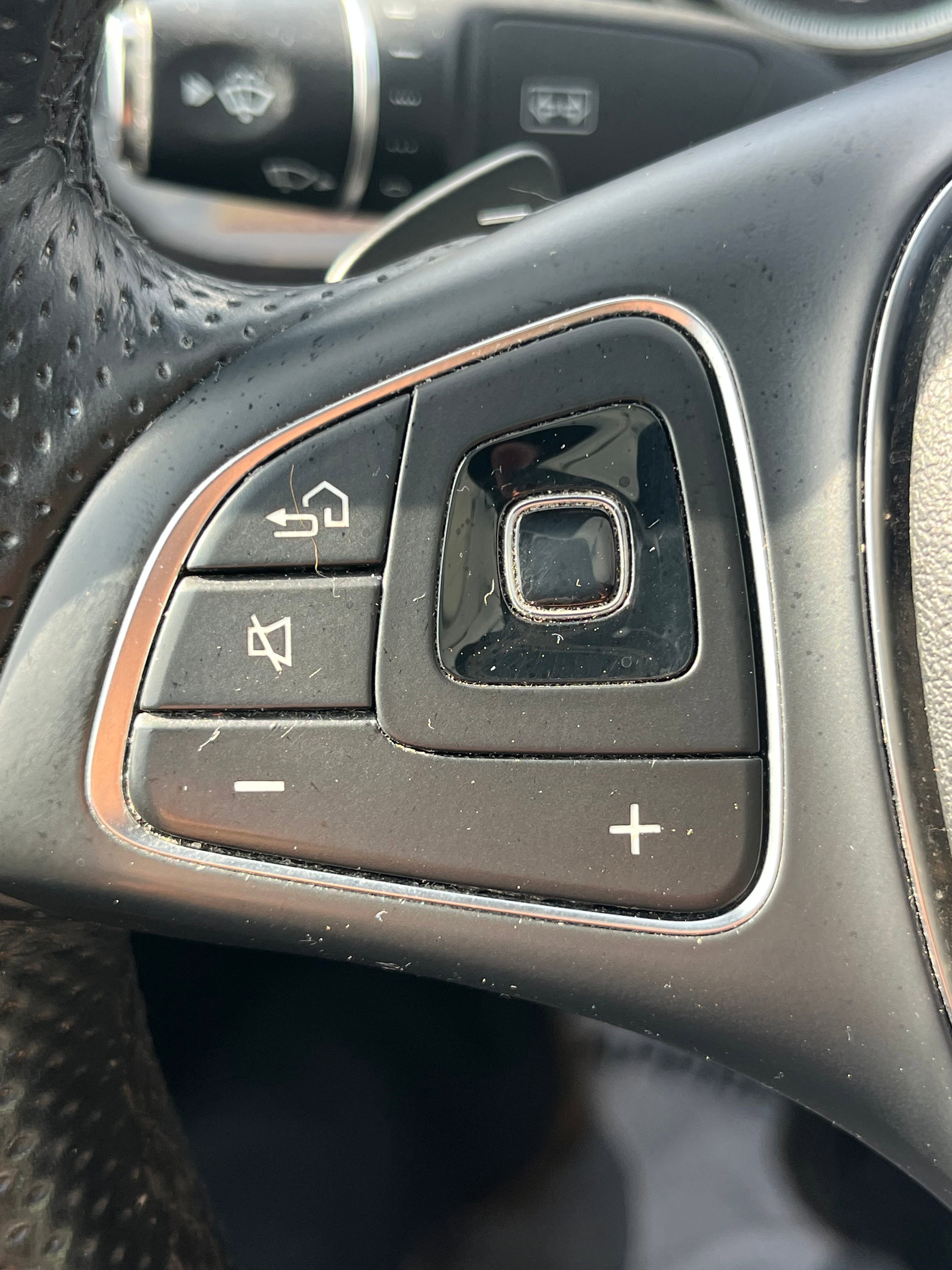 Vehicle image 42 of 71