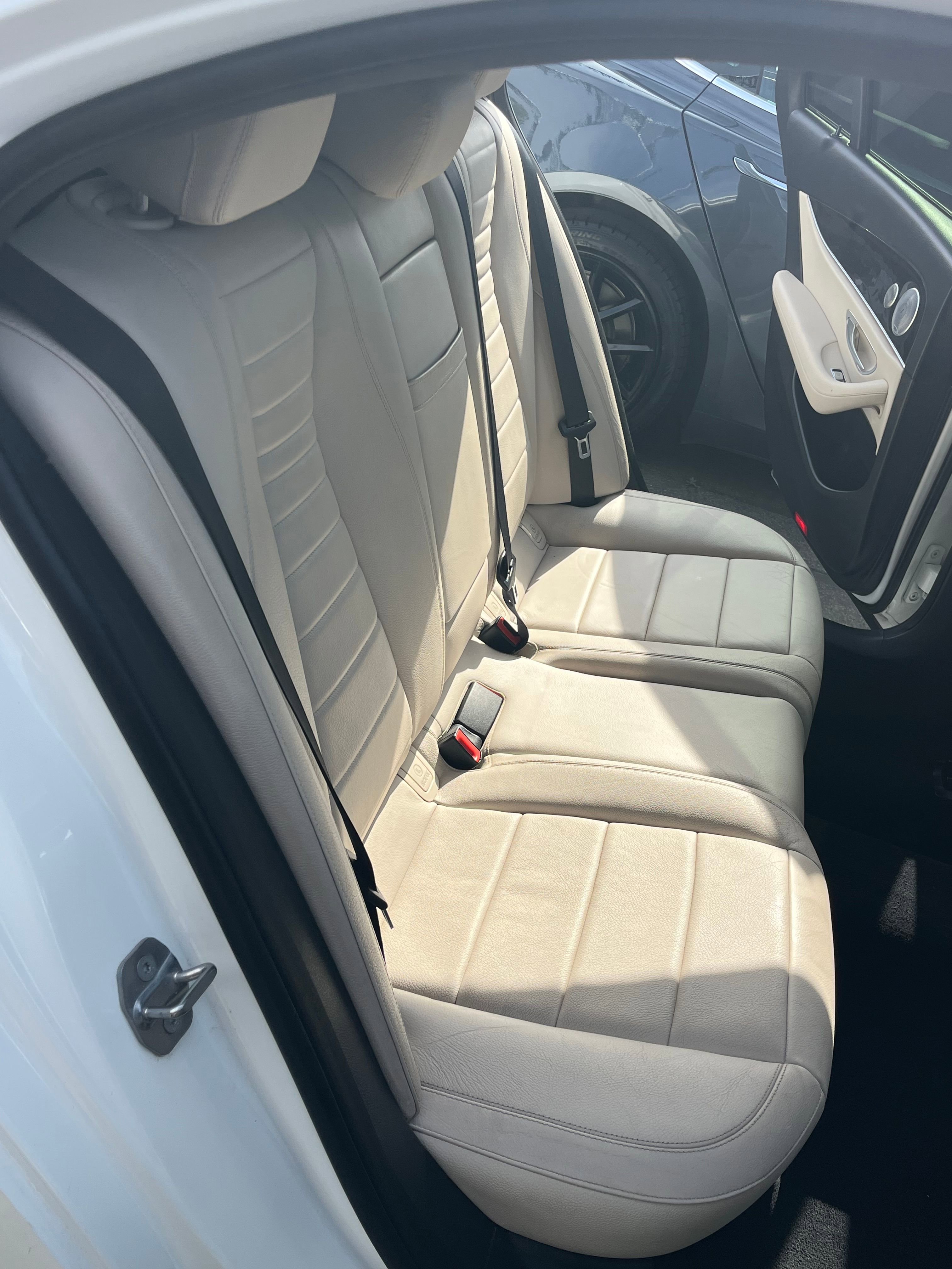 Vehicle image 38 of 71