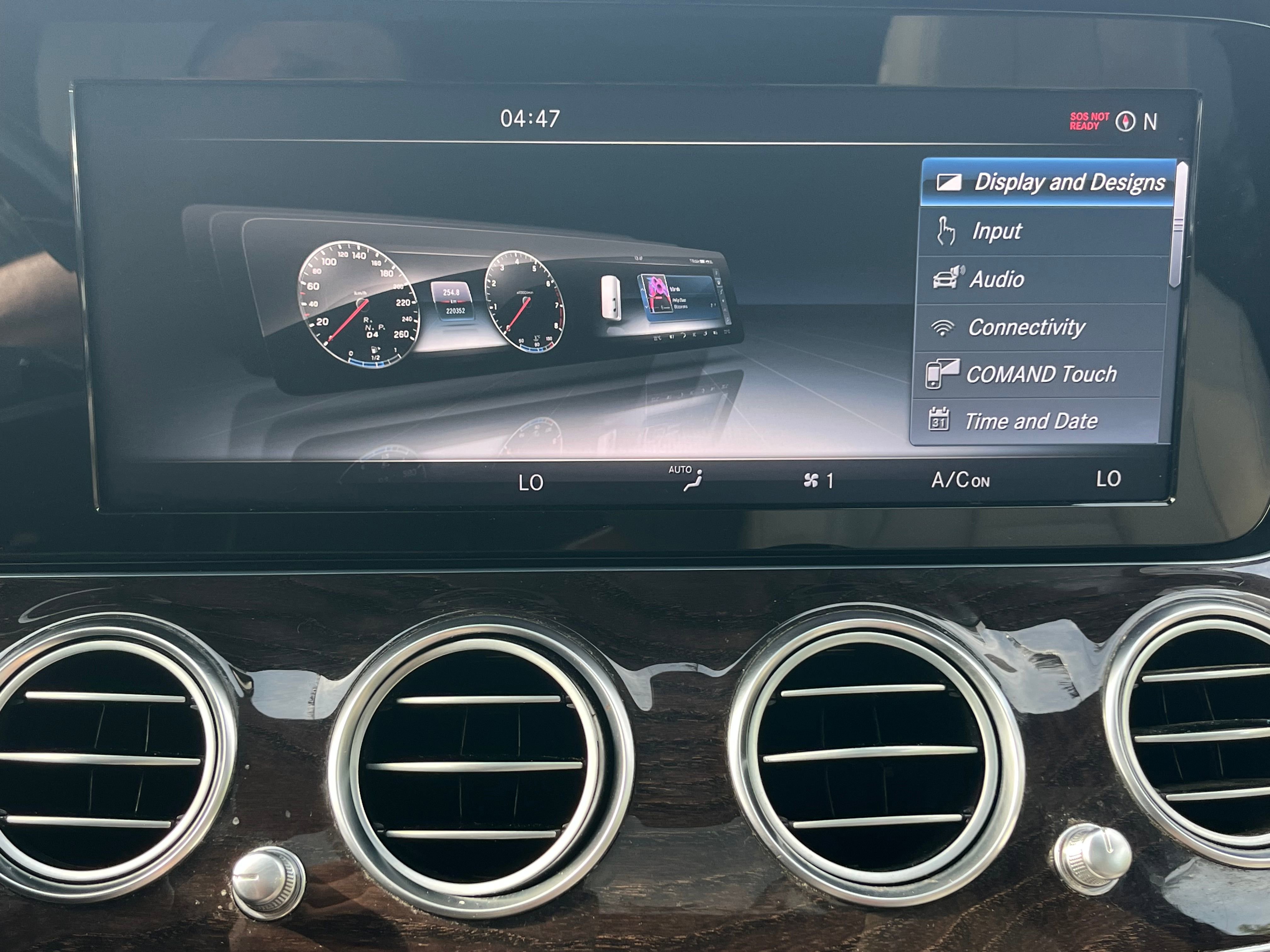 Vehicle image 60 of 71
