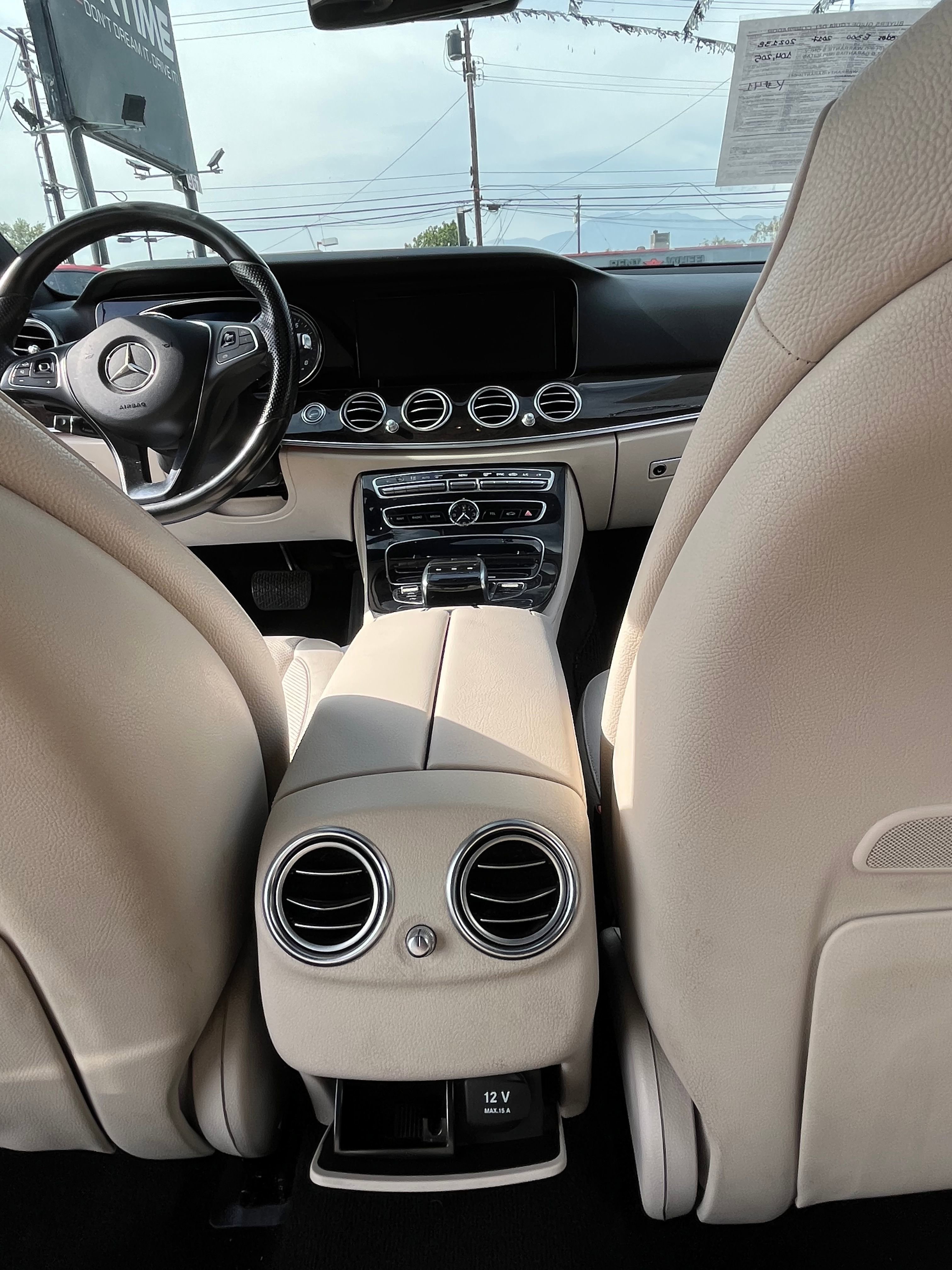 Vehicle image 30 of 71