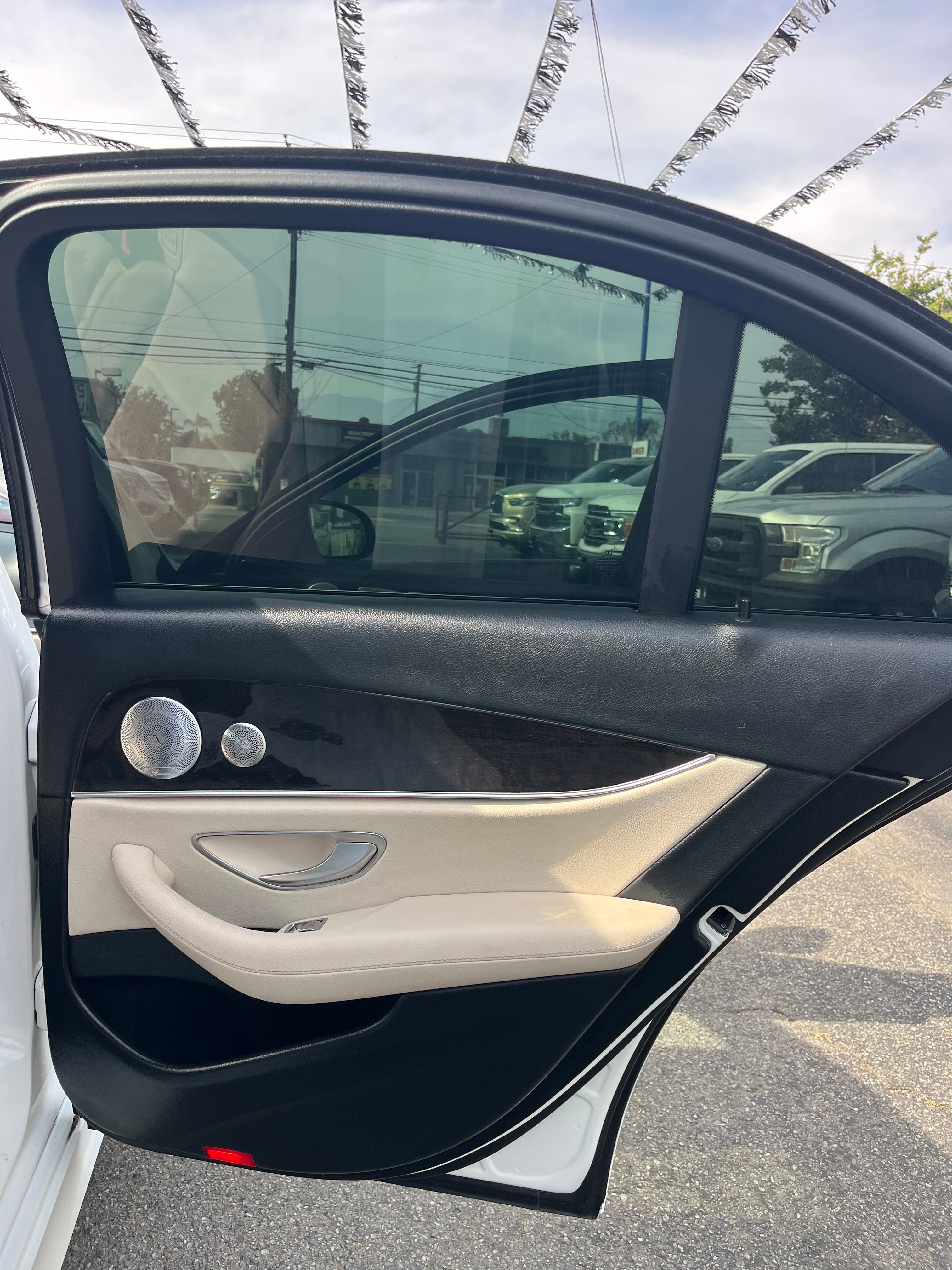 Vehicle image 26 of 71