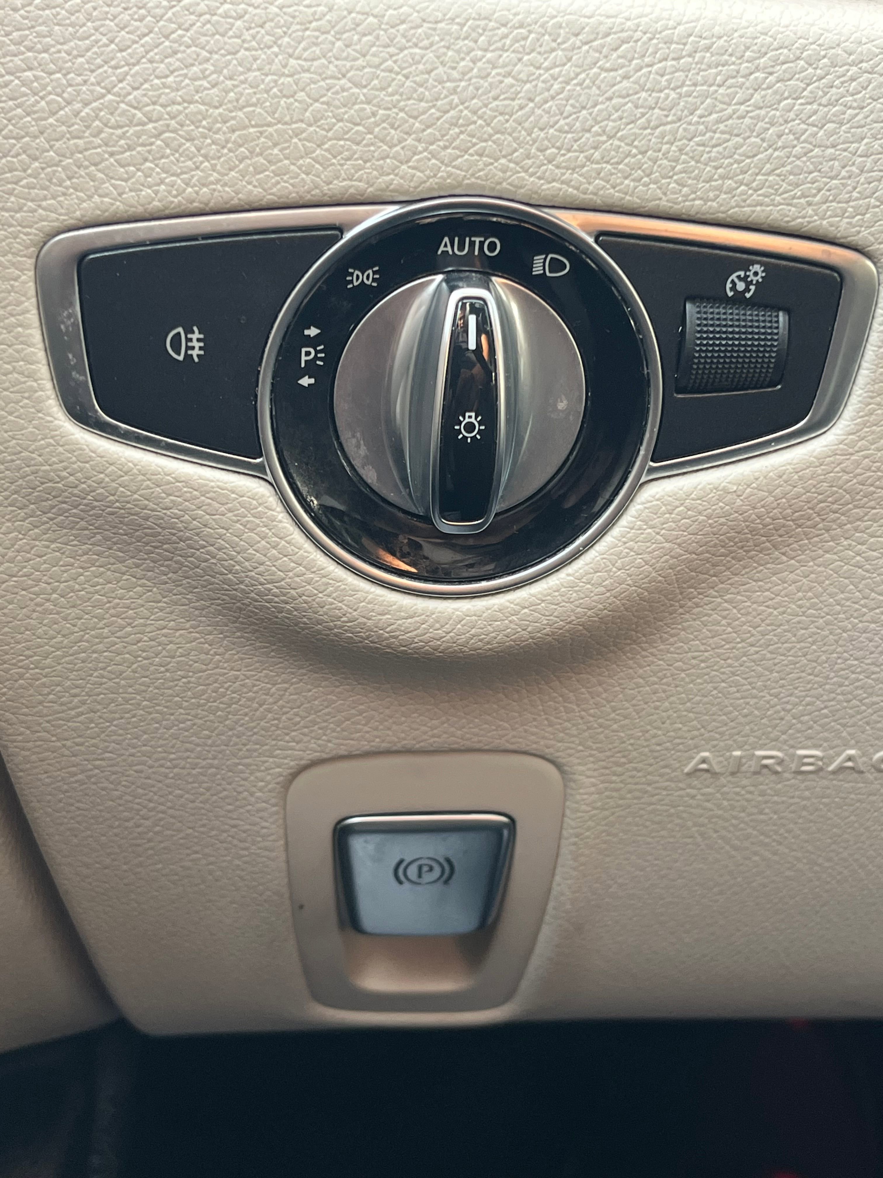 Vehicle image 47 of 71
