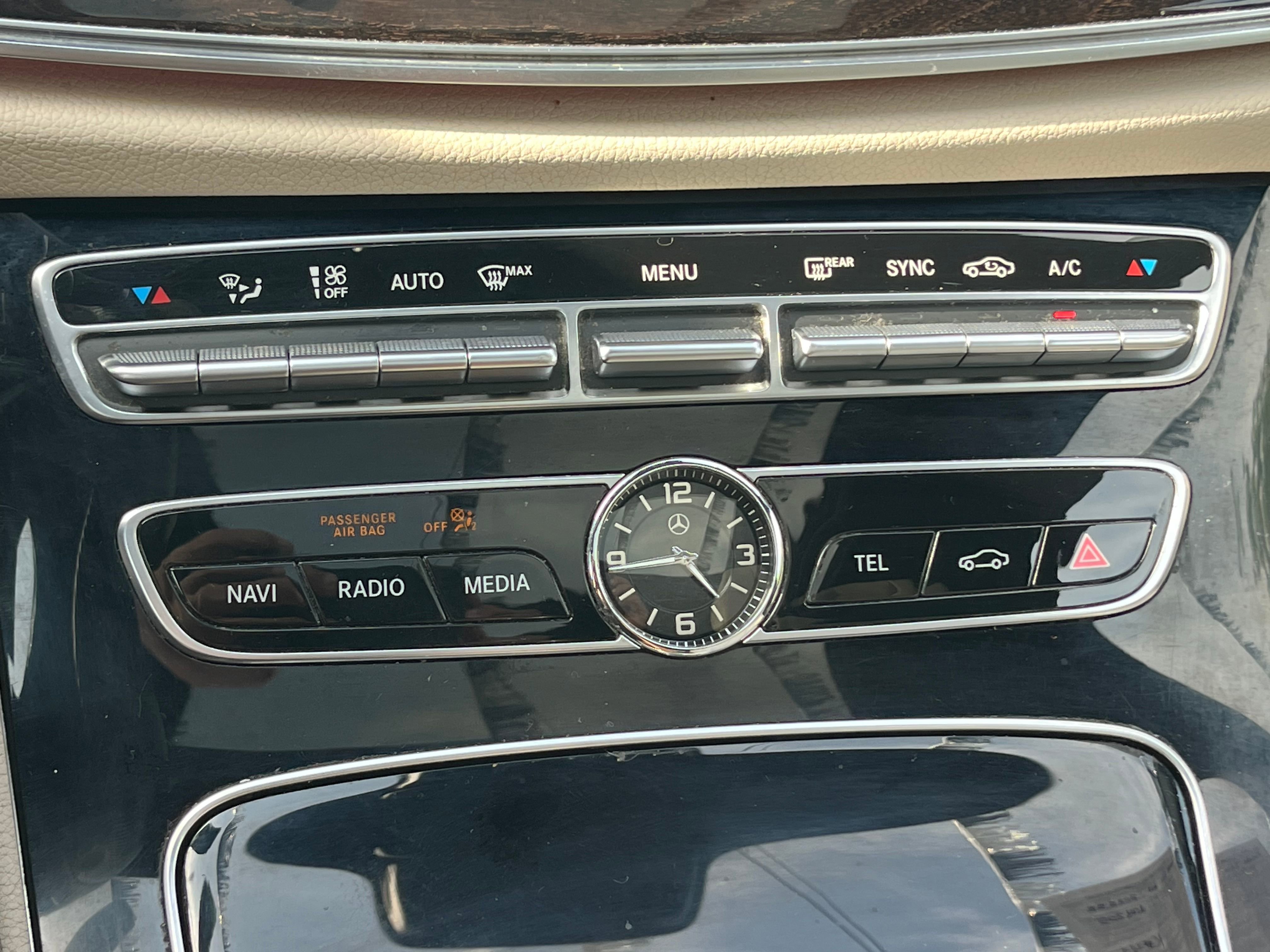 Vehicle image 52 of 71