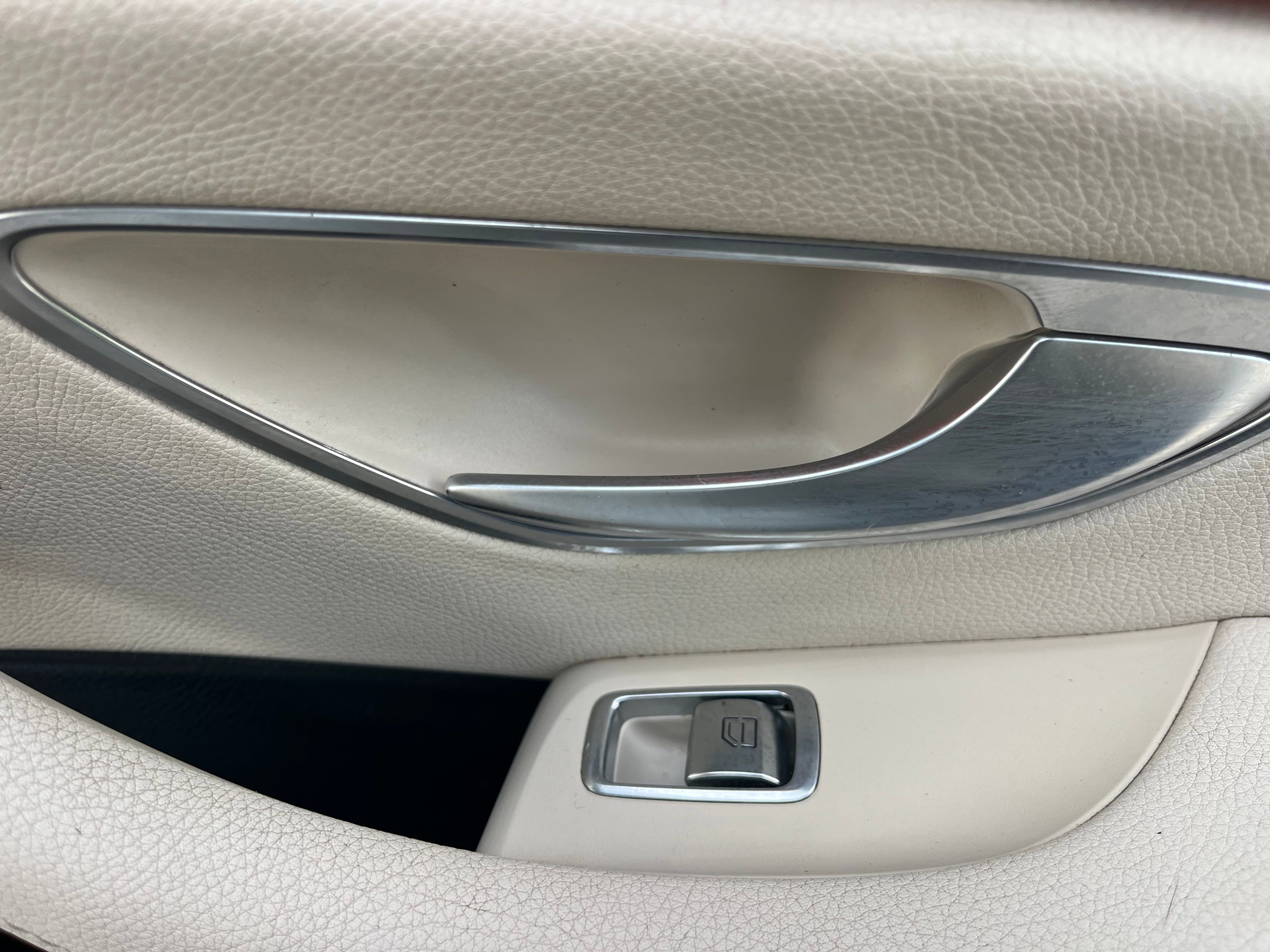 Vehicle image 27 of 71