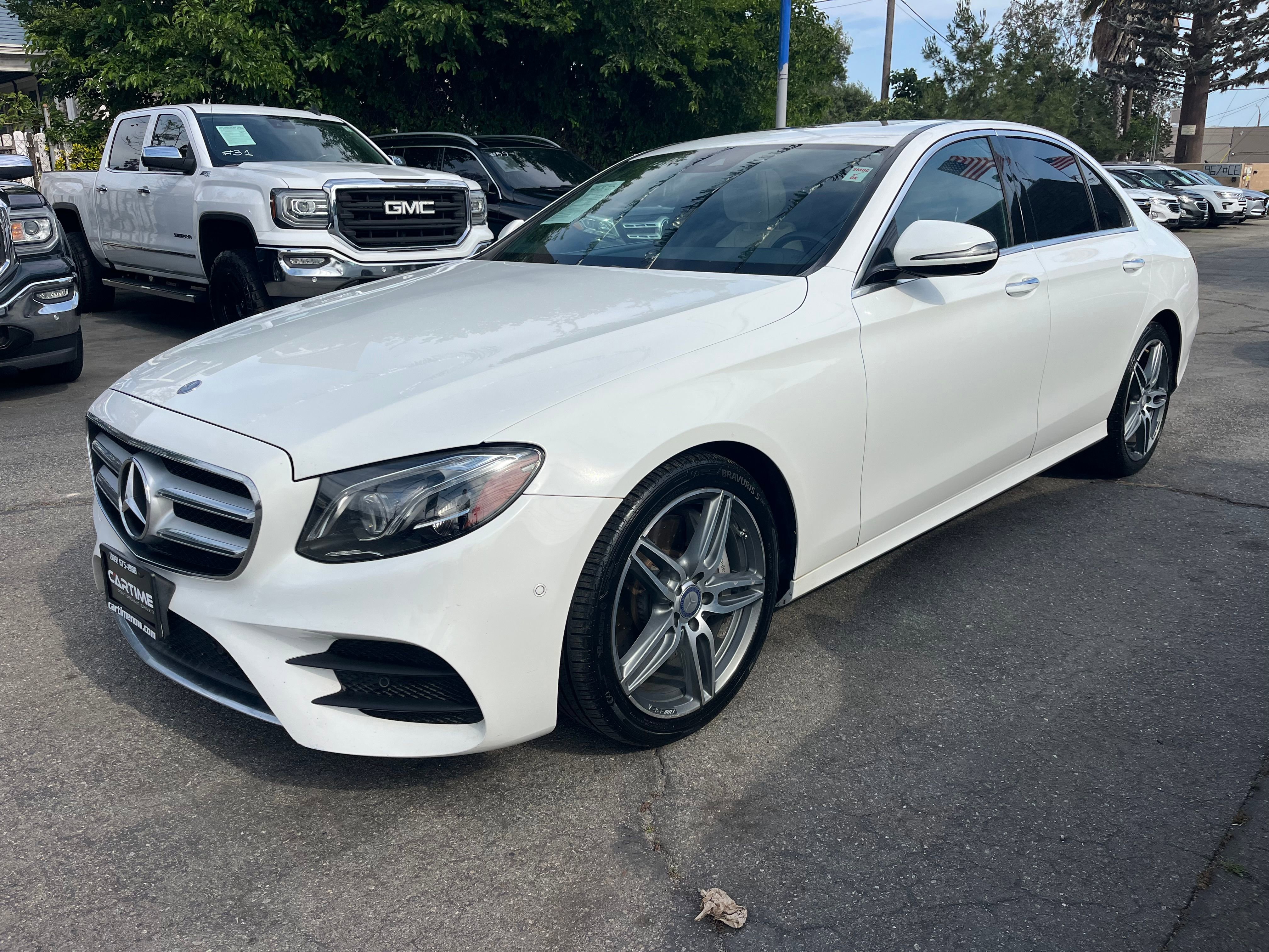 Vehicle image 2 of 71
