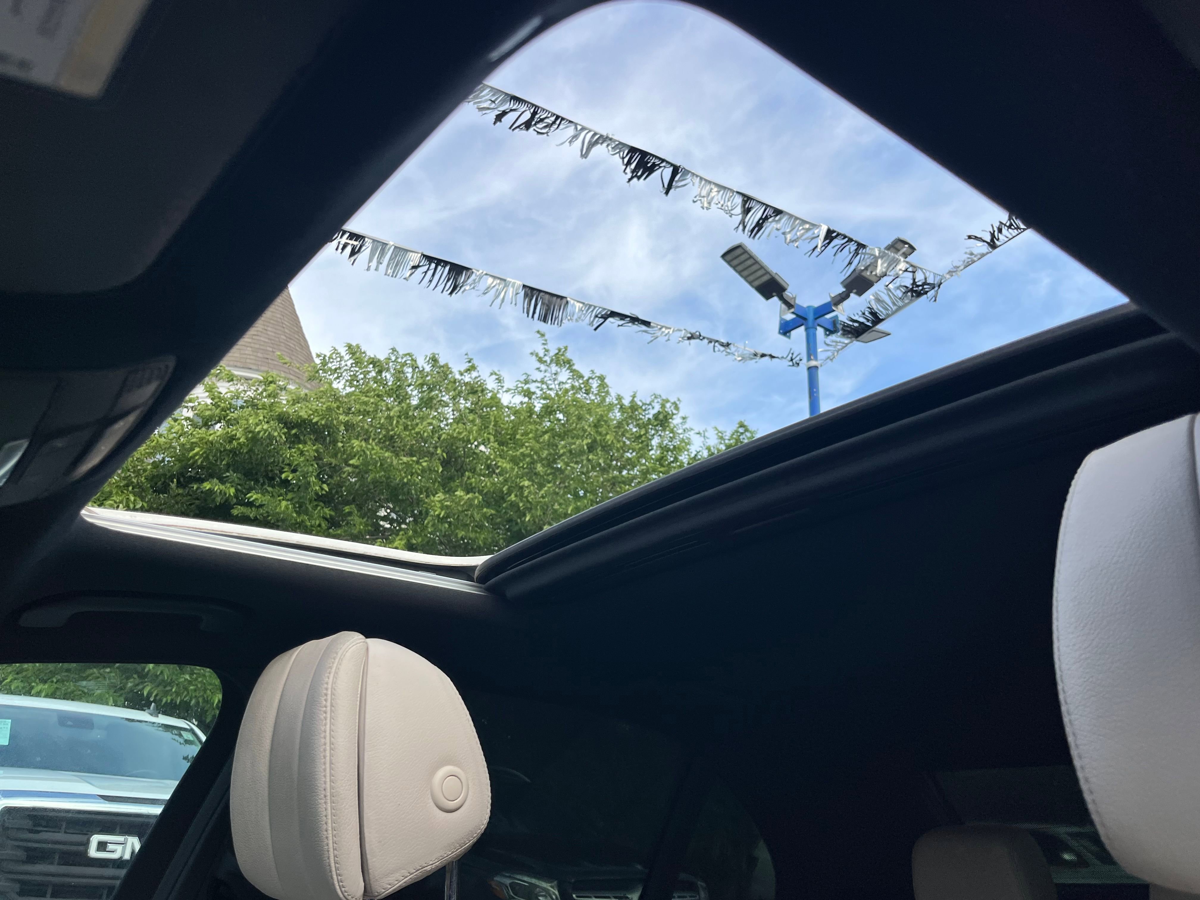 Vehicle image 66 of 71