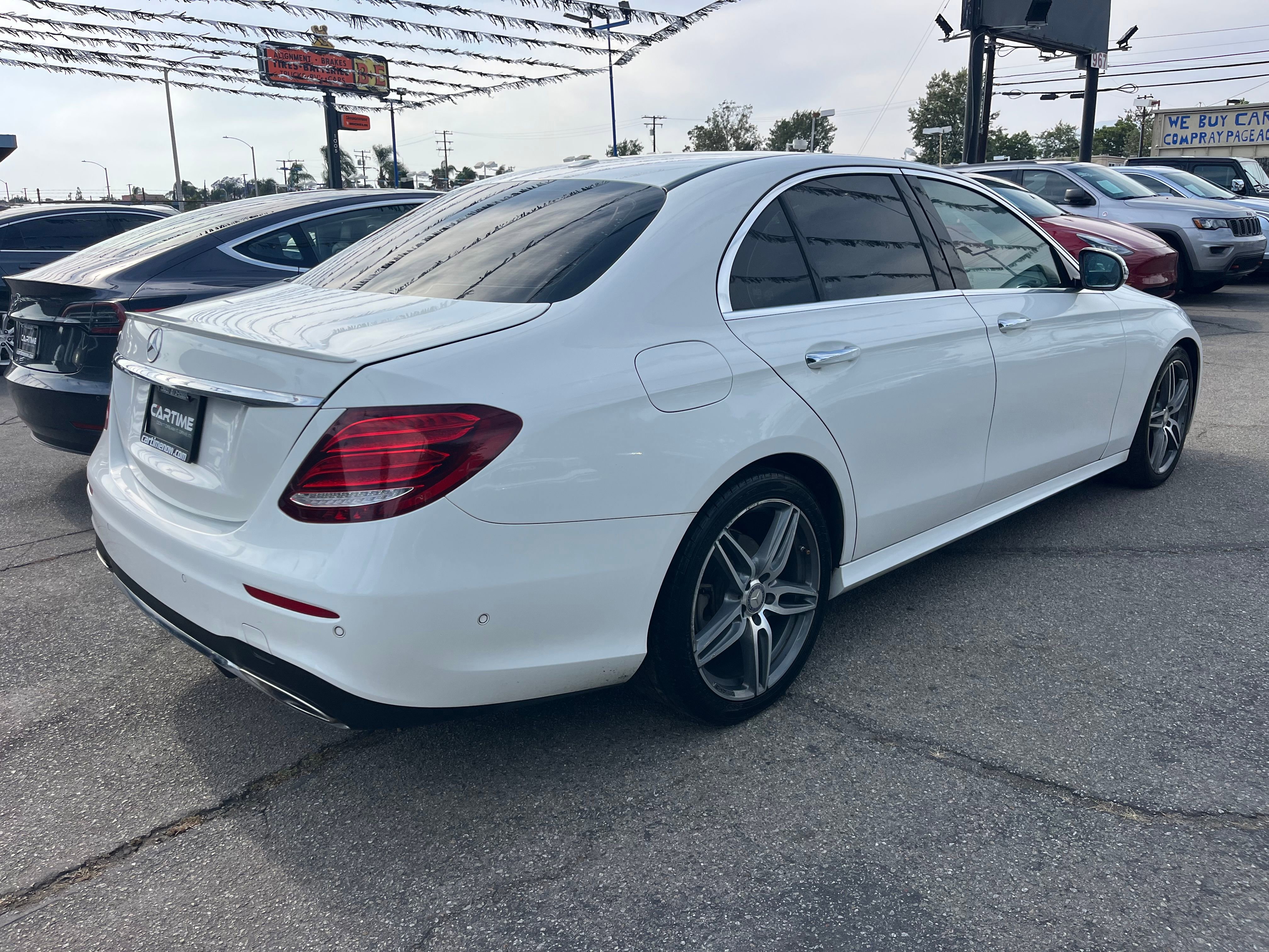 Vehicle image 7 of 71