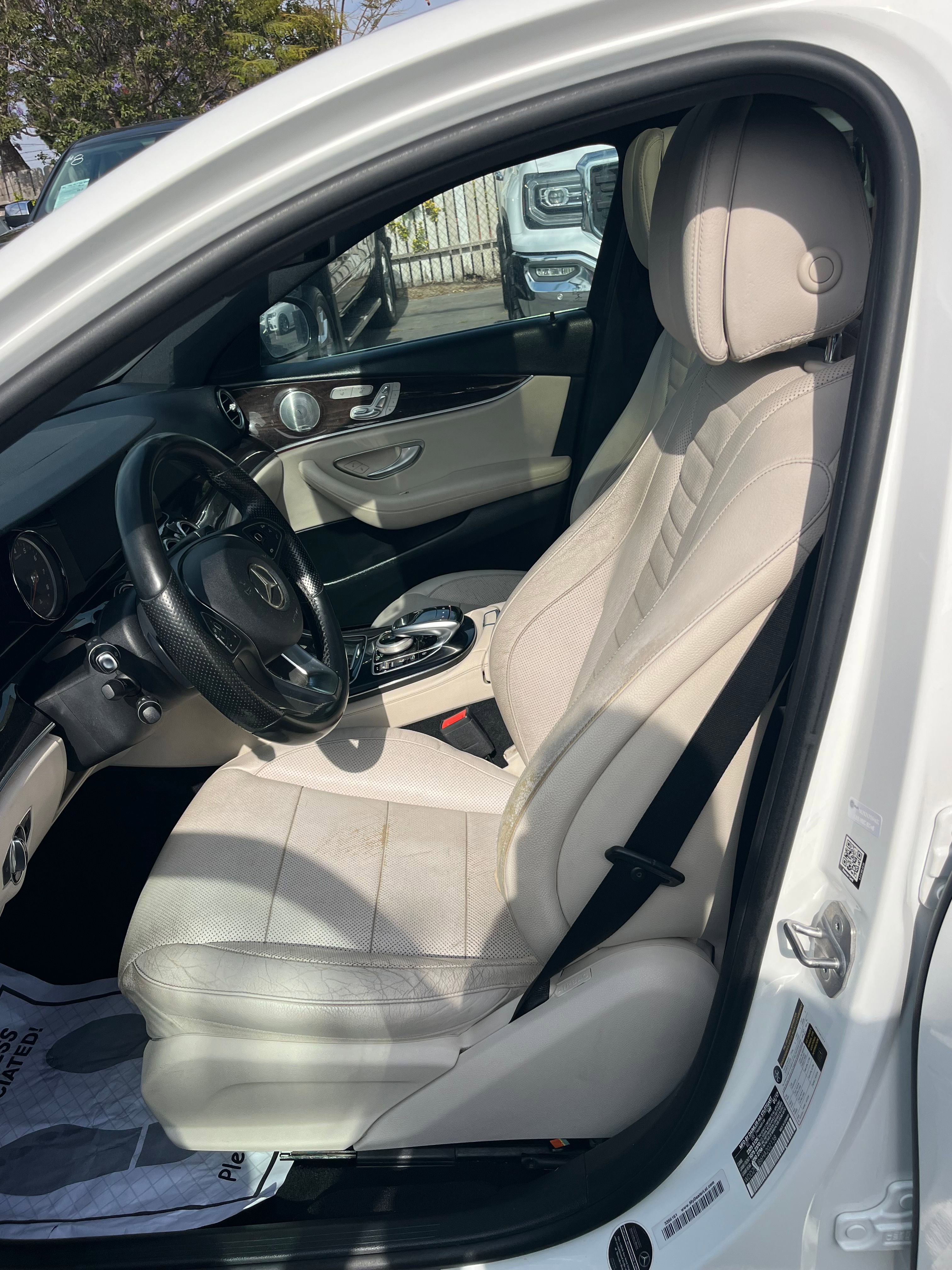 Vehicle image 35 of 71