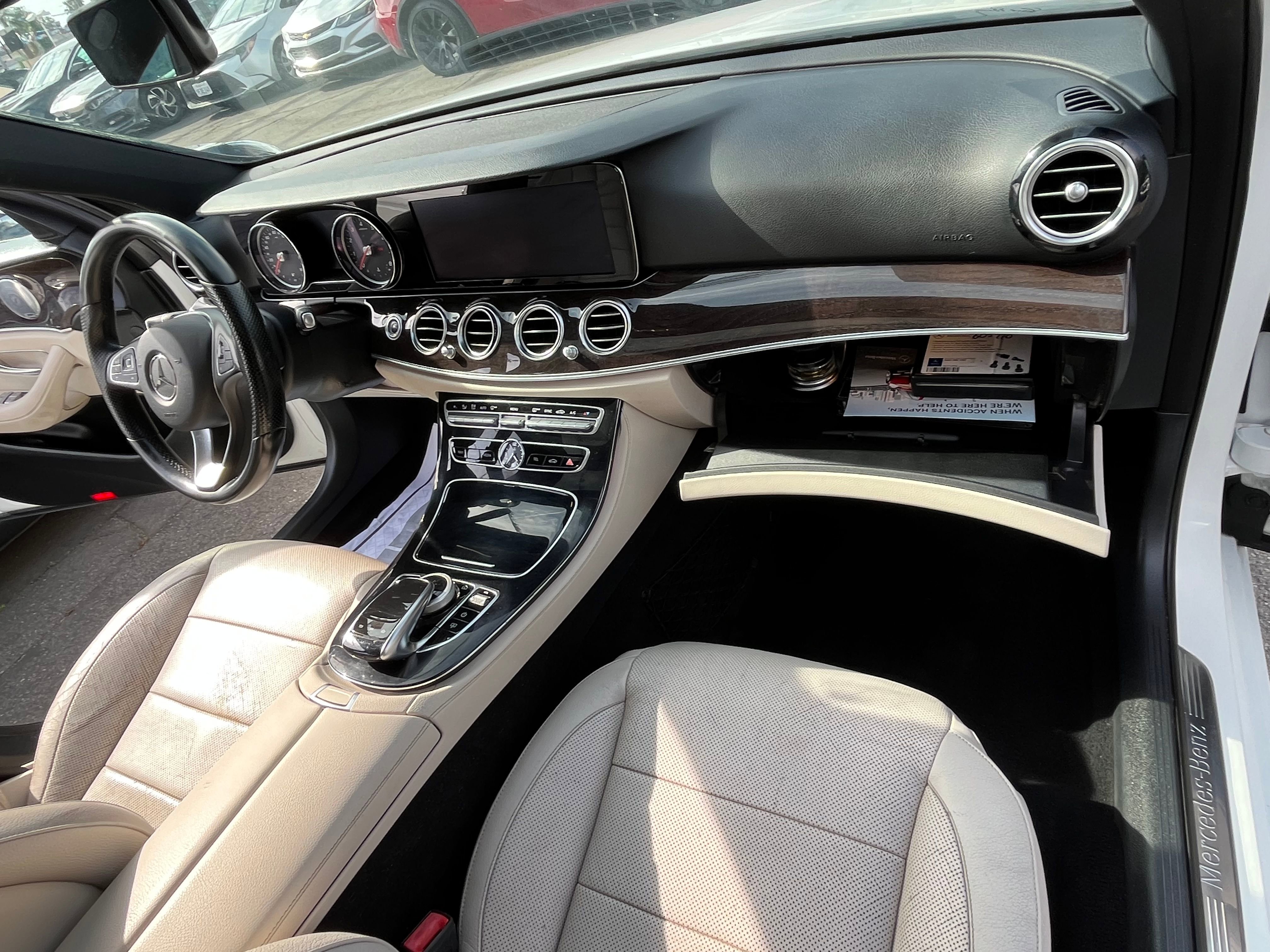 Vehicle image 25 of 71