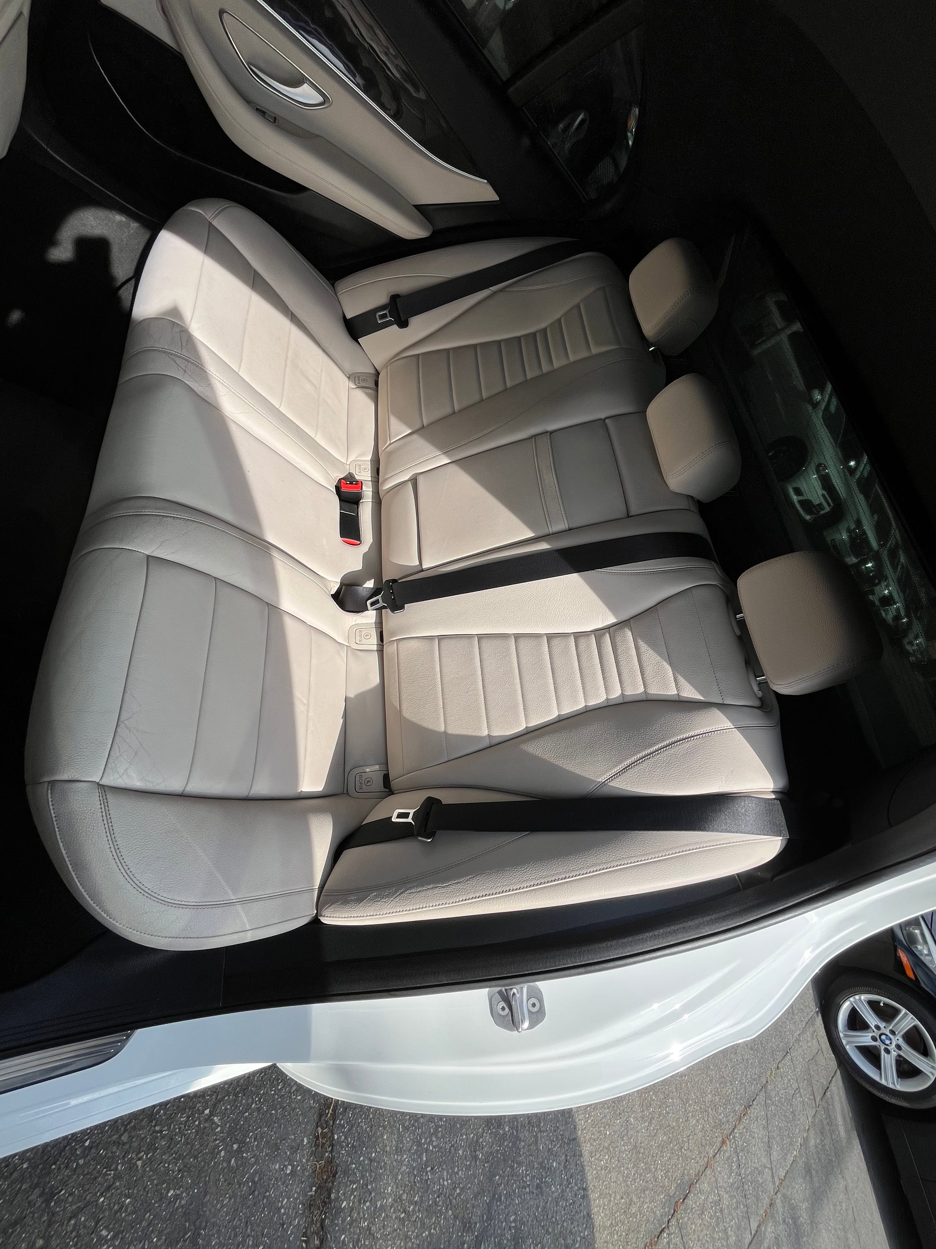 Vehicle image 34 of 71