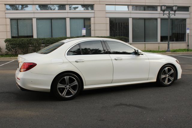 2017 Mercedes-Benz E-Class 300 Sport Image 3 of 21