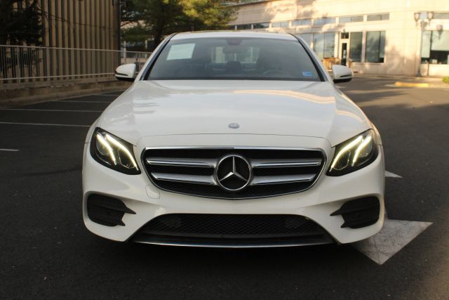 2017 Mercedes-Benz E-Class 300 Sport Image 2 of 21