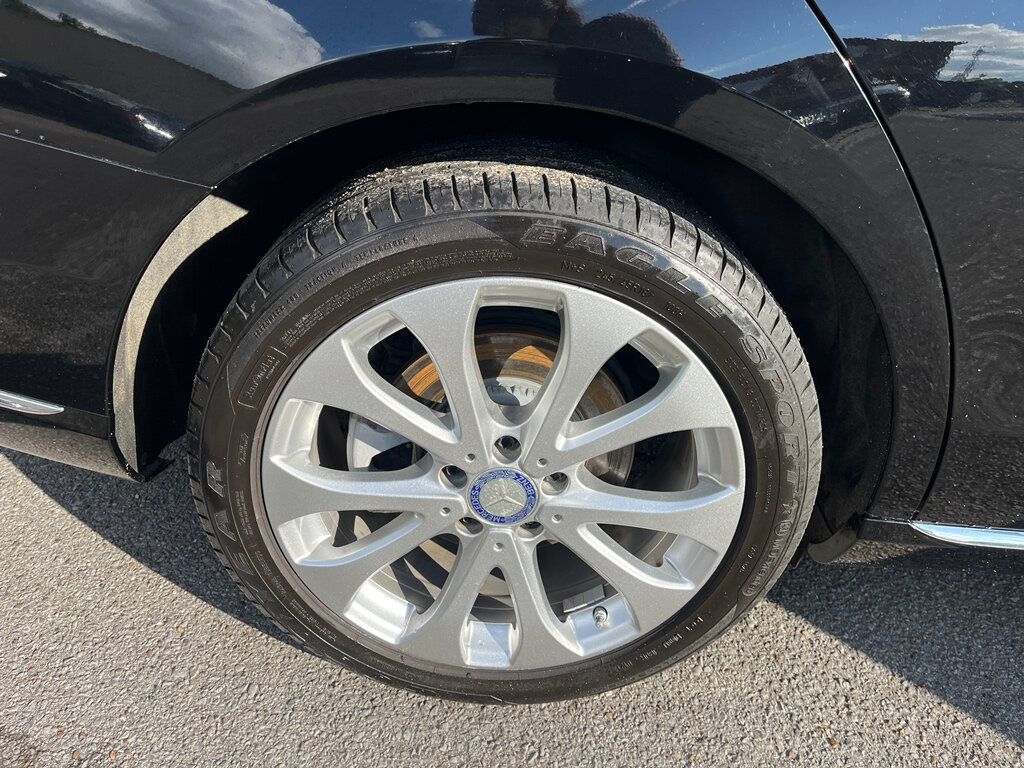 Vehicle image 11 of 25