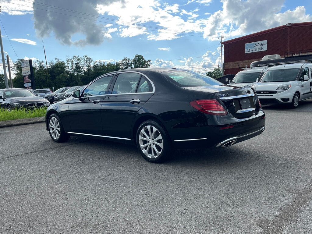 Vehicle image 6 of 25