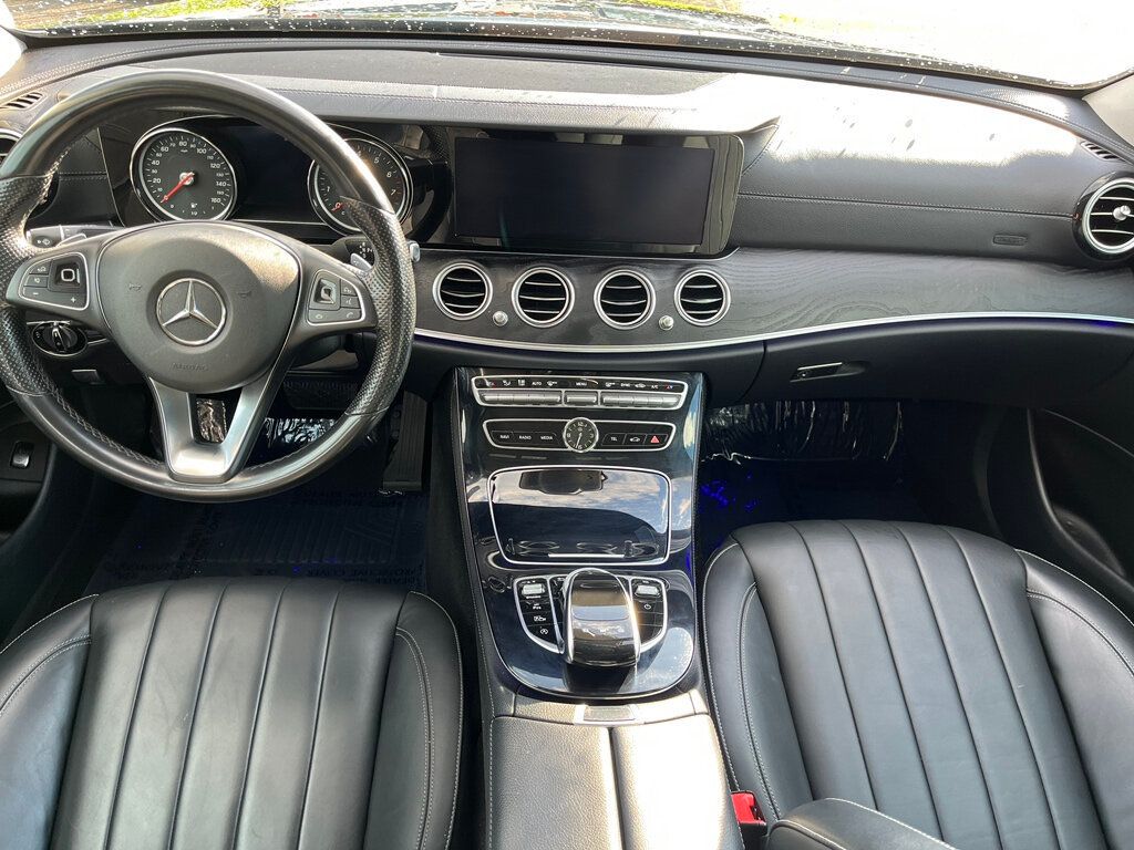 Vehicle image 15 of 25
