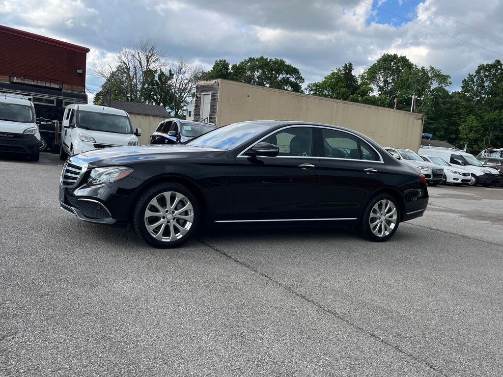 Vehicle image 7 of 25